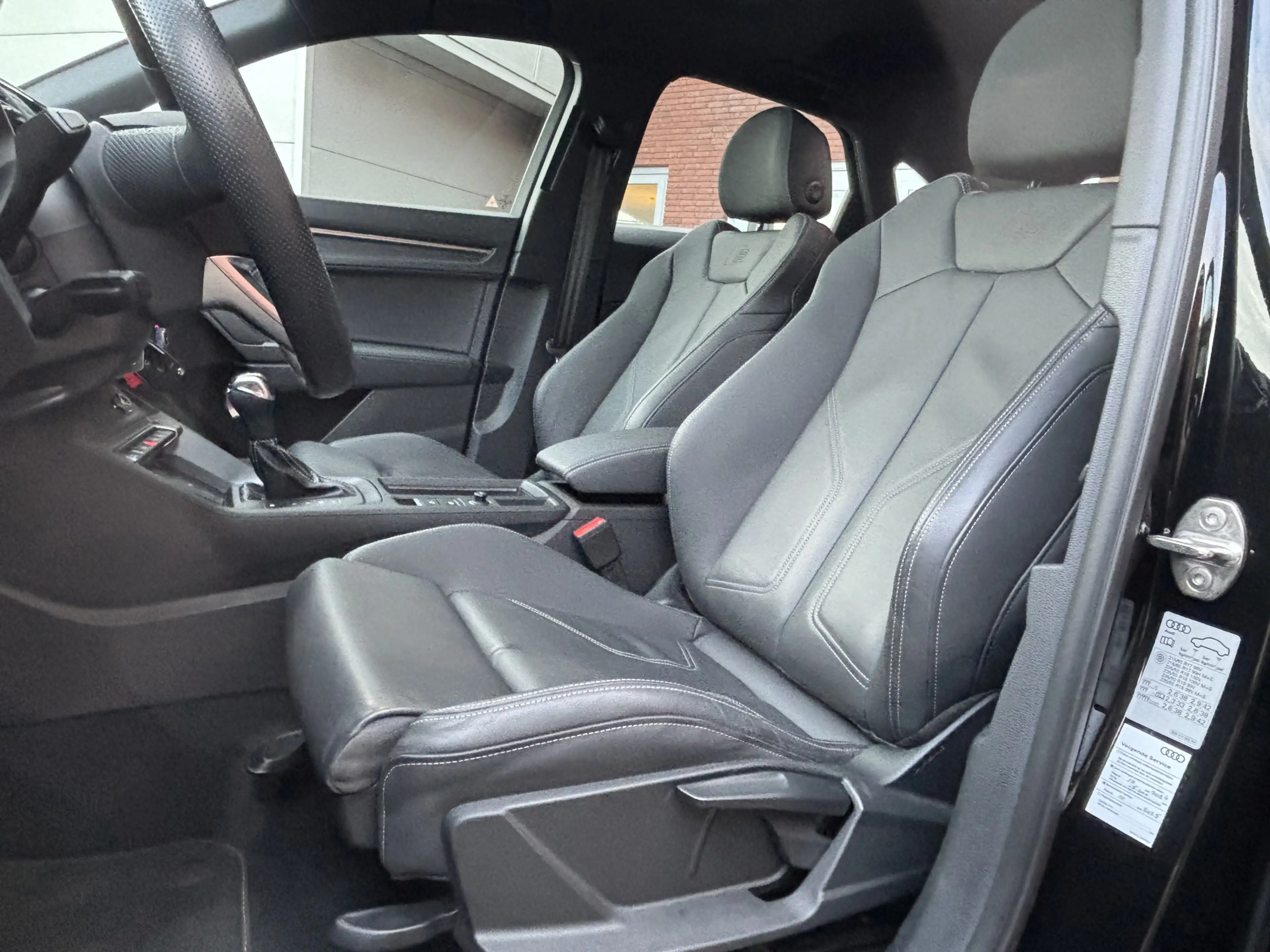 Audi Q3 Sportback 45 TFSI e S Edition — photo 11