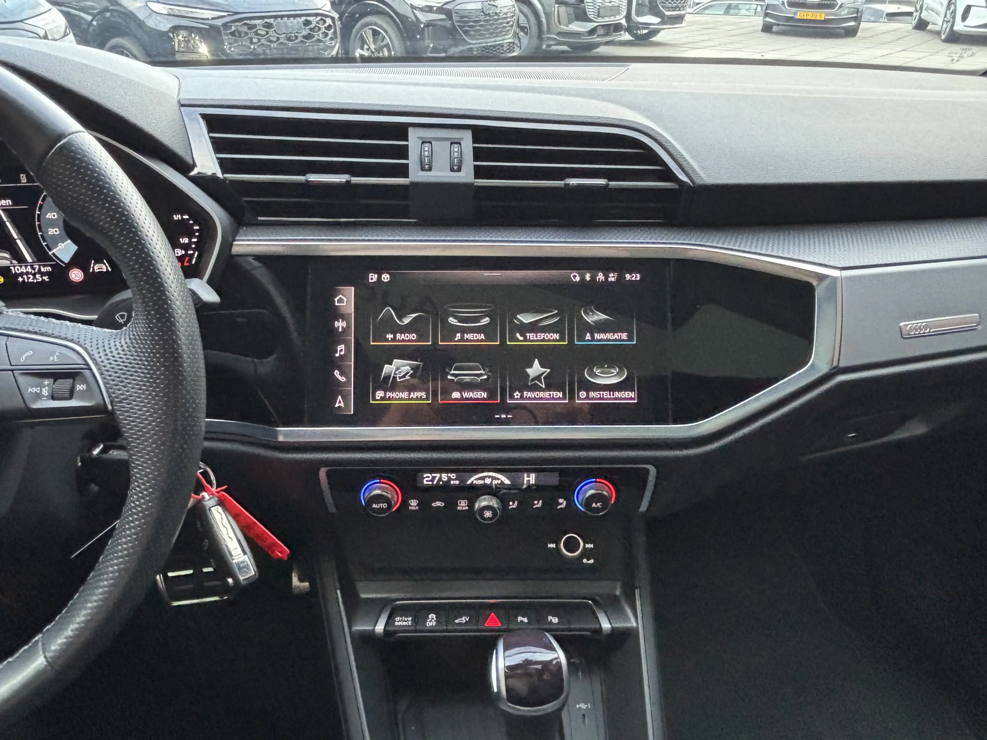 Audi Q3 Sportback 45 TFSI e S Edition — photo 13