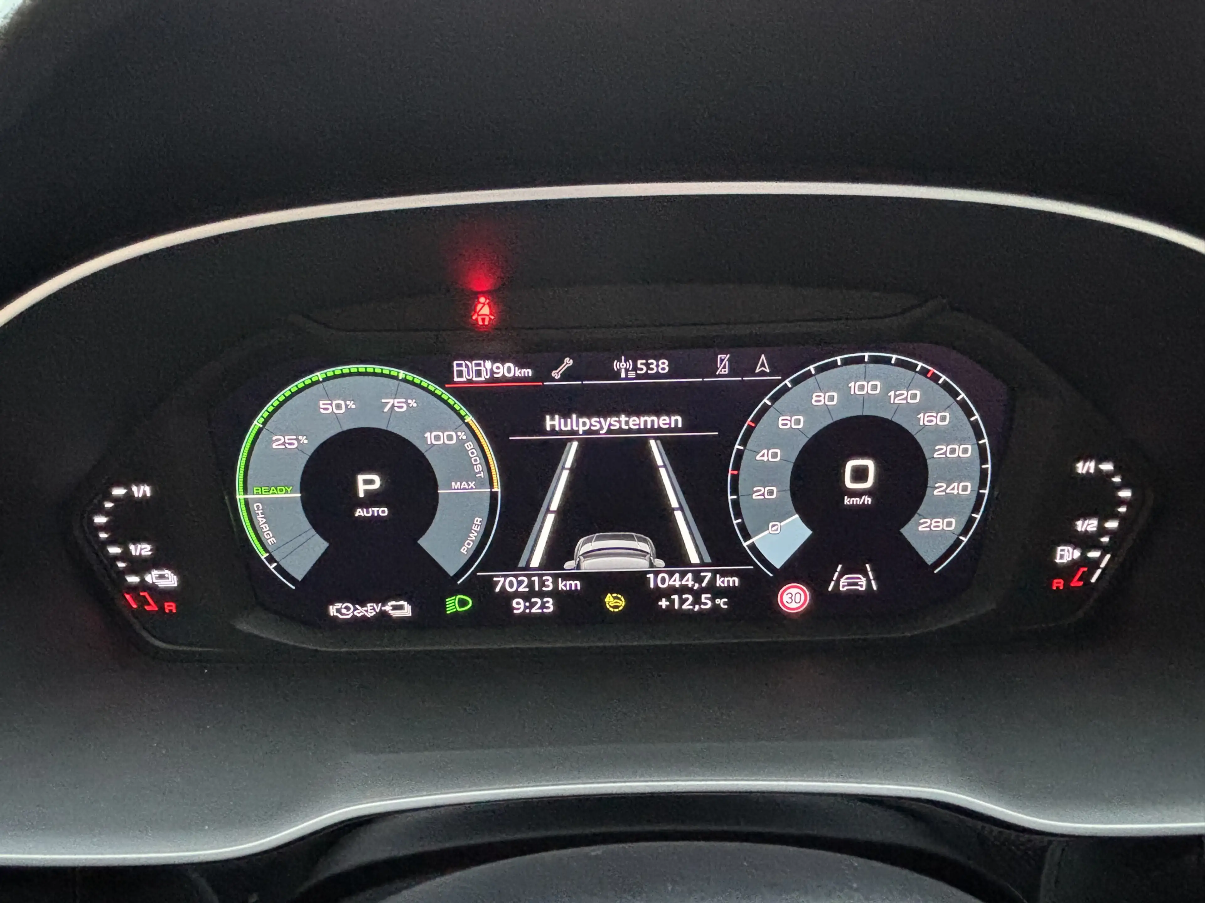 Audi Q3 Sportback 45 TFSI e S Edition — photo 12
