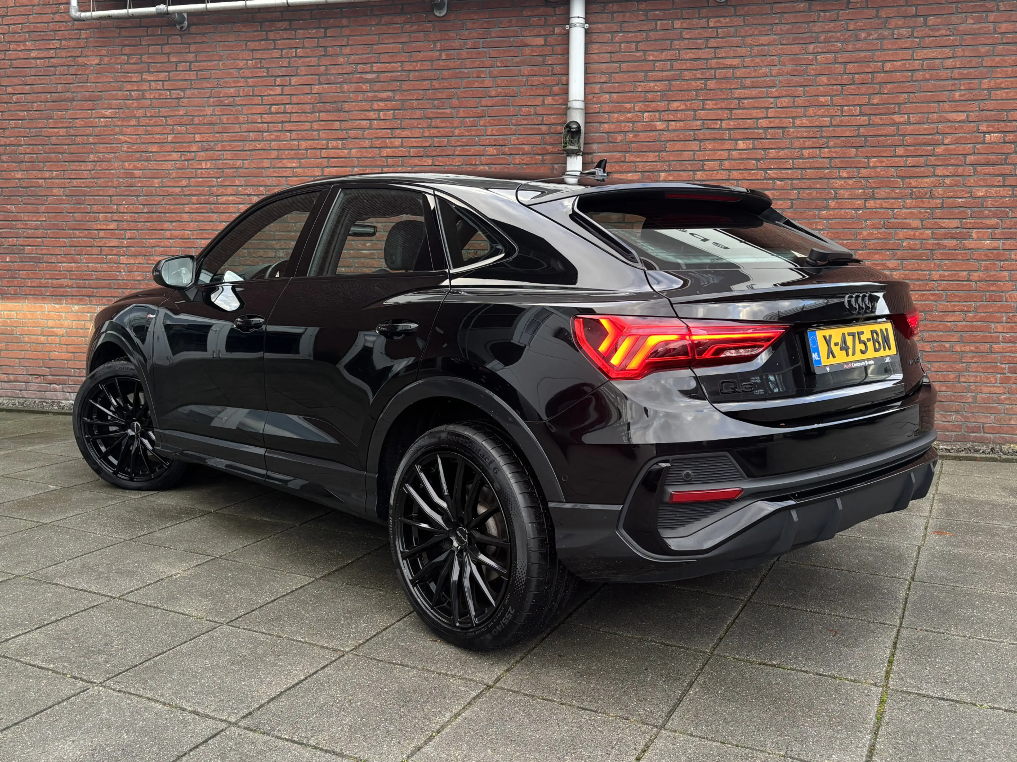 Audi Q3 Sportback 45 TFSI e S Edition — photo 3
