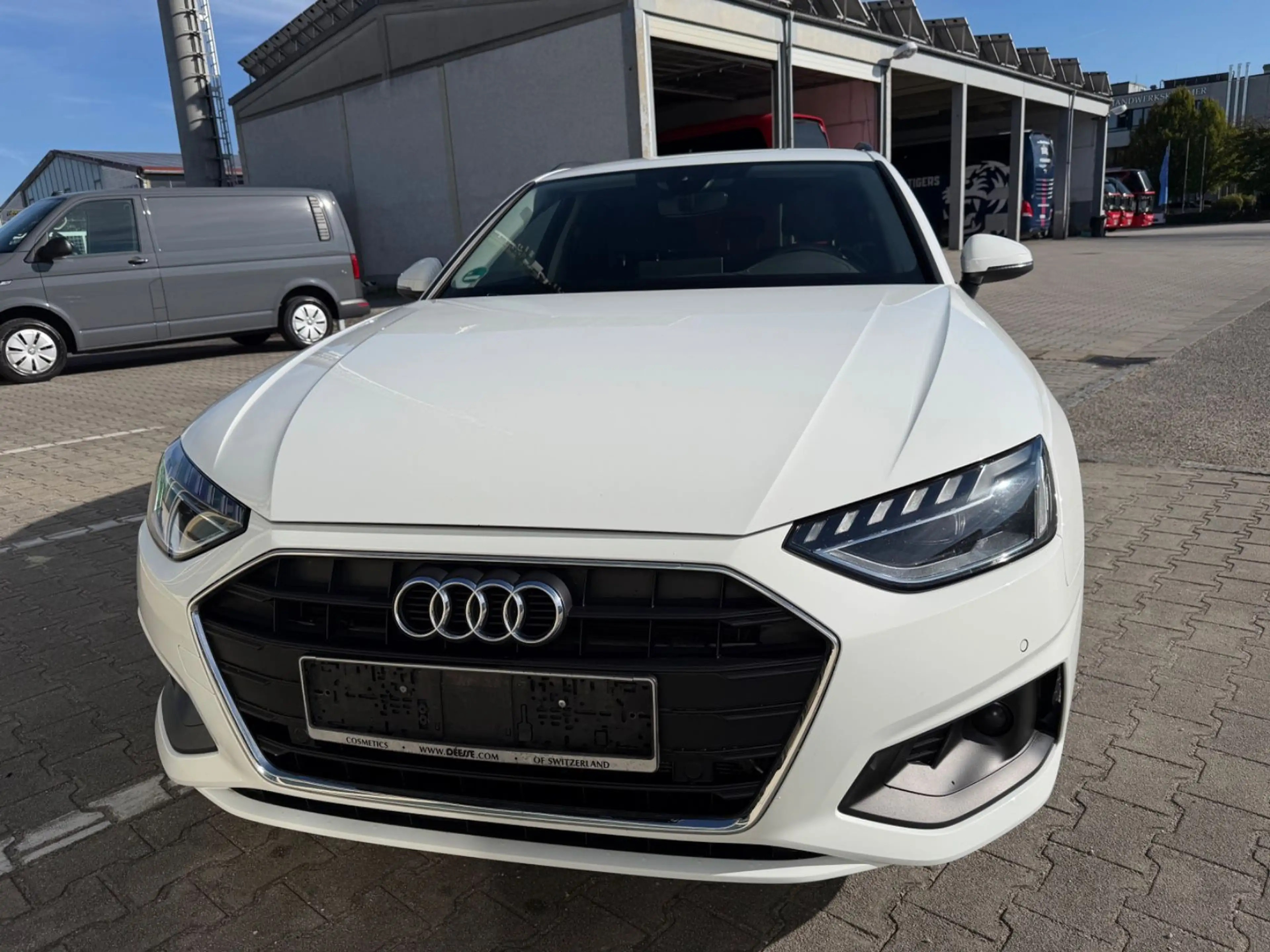 Audi A4 Avant 40 TDI DSG°AHK°LED°NAVI°STANDHZG.° — photo 13