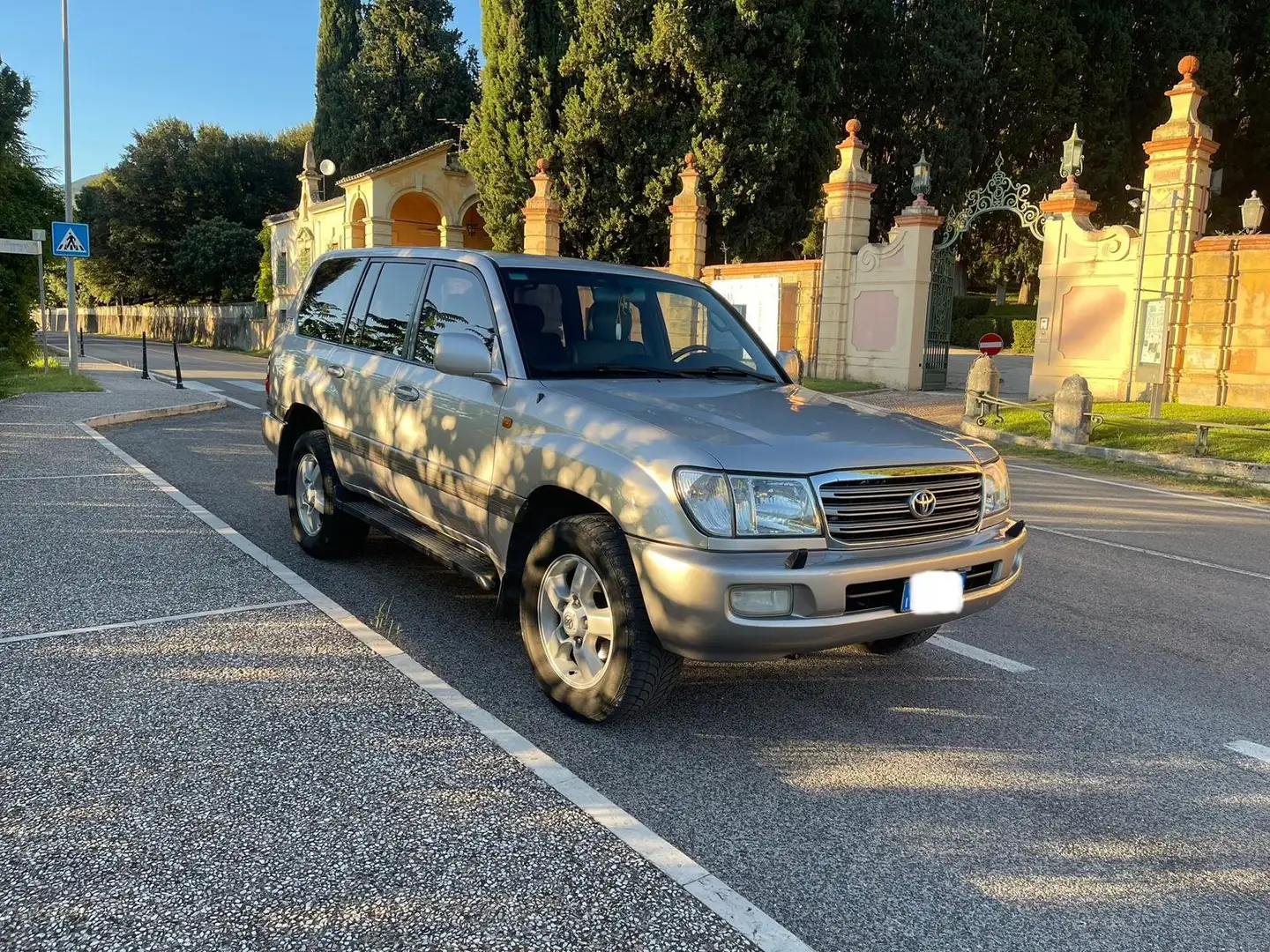 Toyota Land Cruiser 100 4.2 tdi 2003 restyling 7 posti e gancio traino Argento - 2