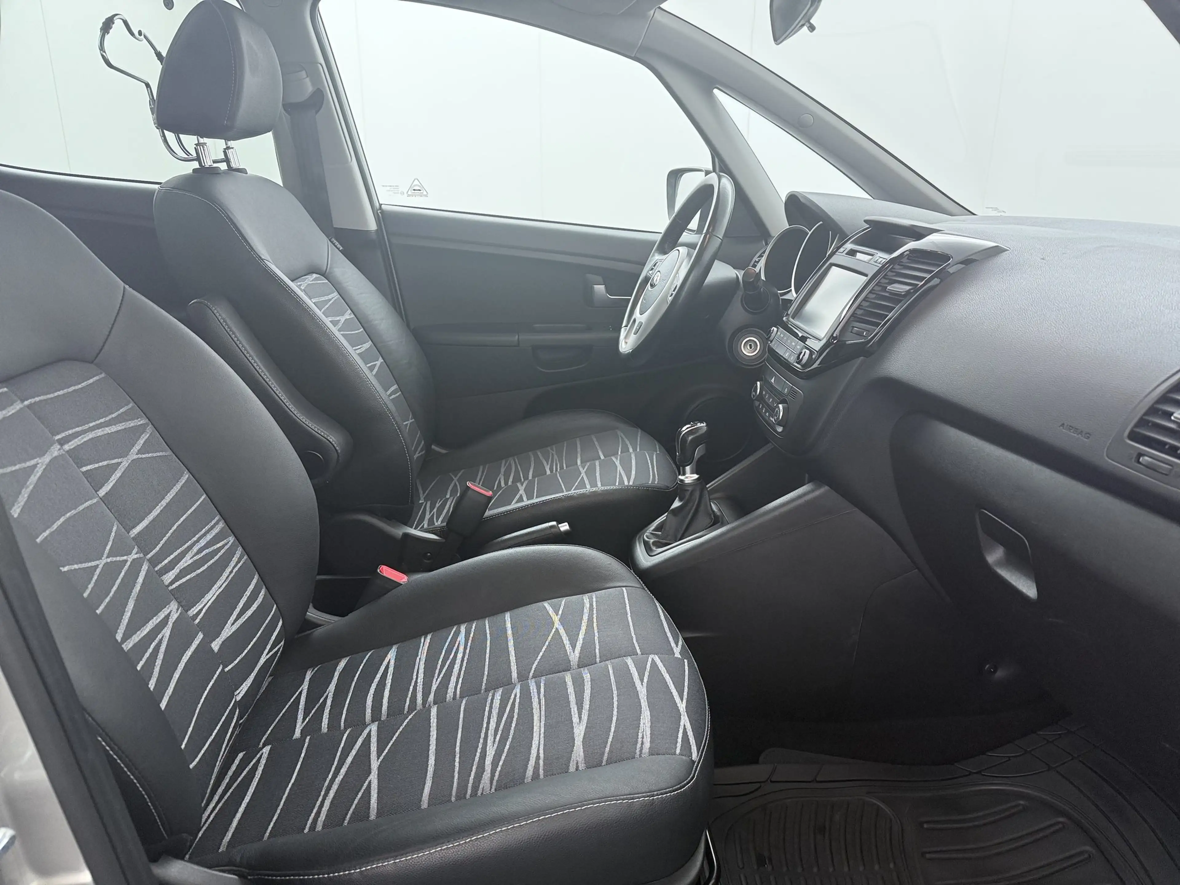 Kia Venga 1.4 CVVT Summer Edition - Navigatie - Camera - Ele — photo 21