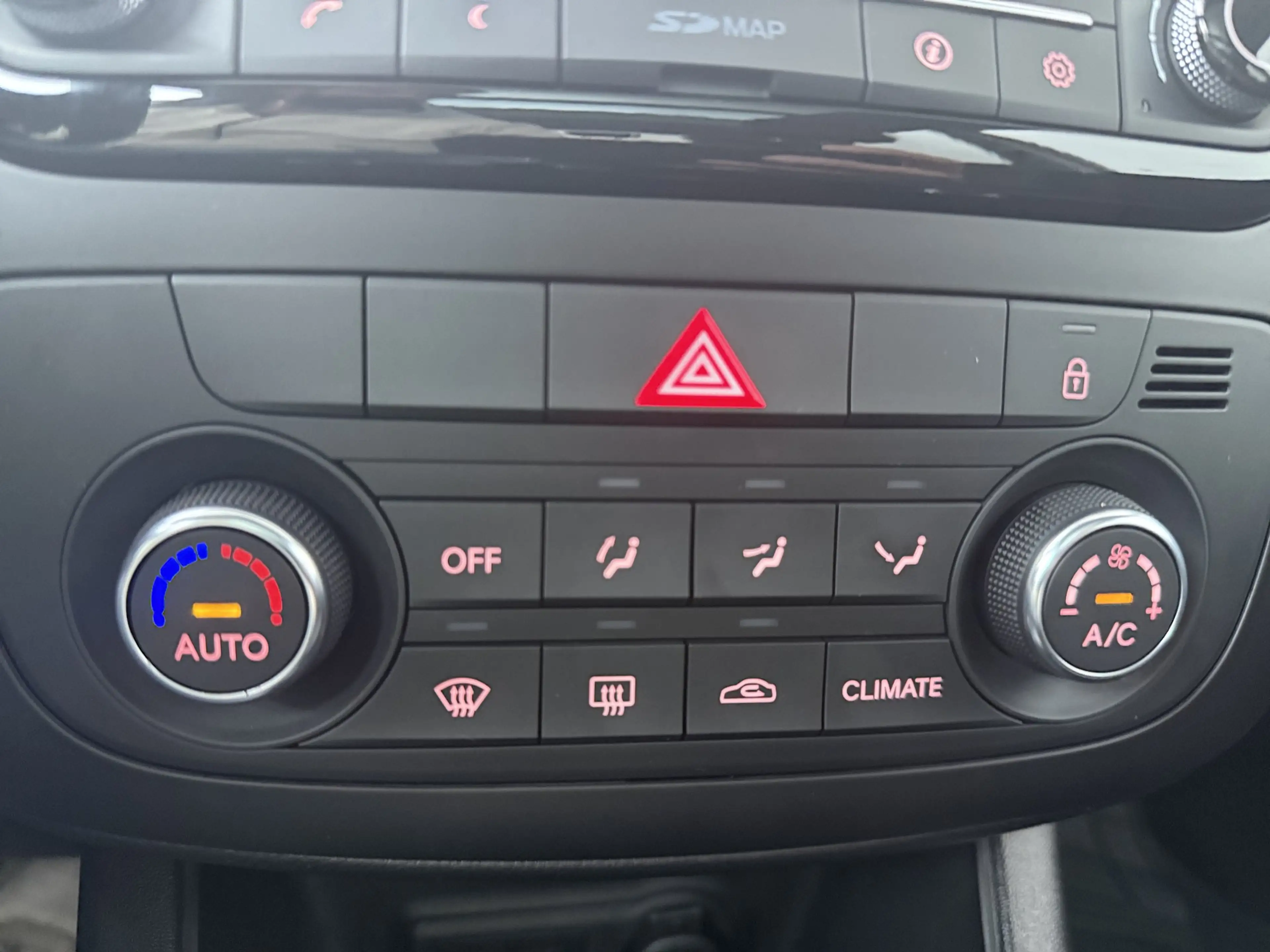 Kia Venga 1.4 CVVT Summer Edition - Navigatie - Camera - Ele — photo 38