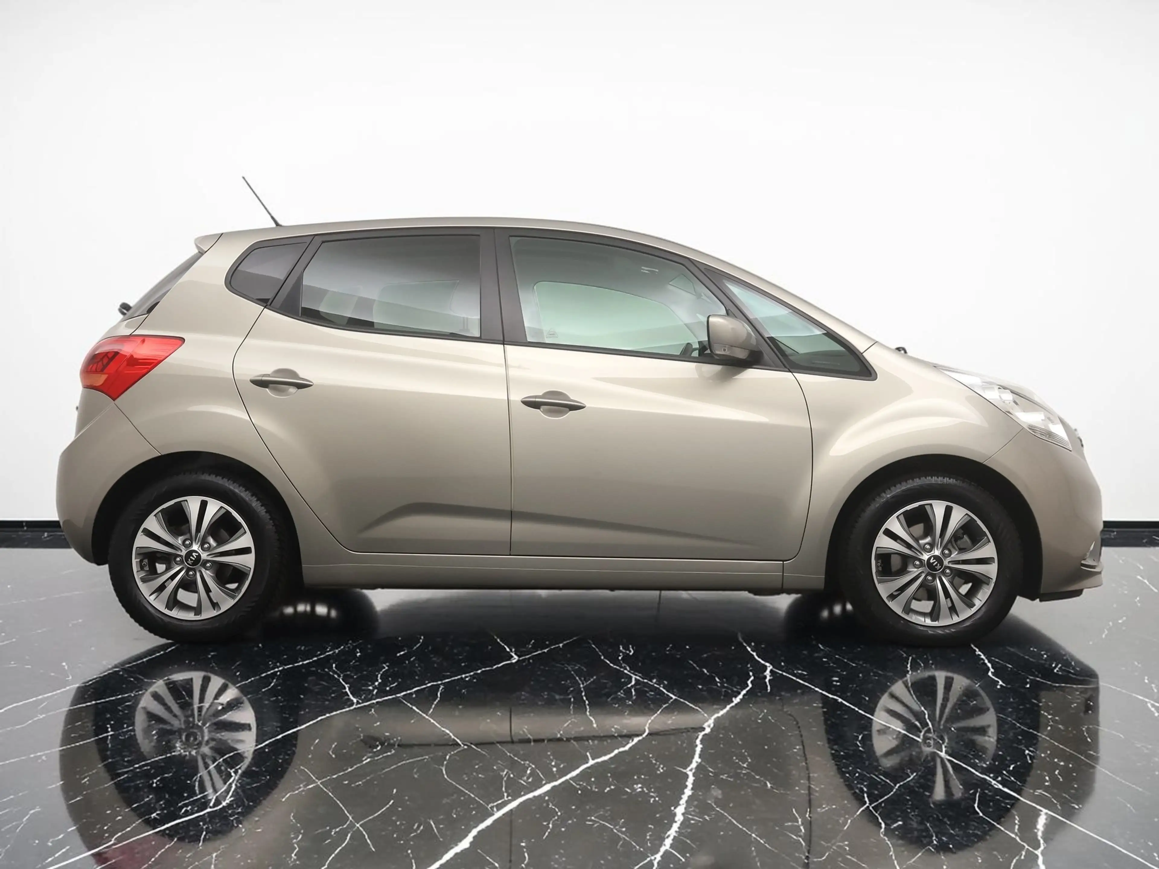 Kia Venga 1.4 CVVT Summer Edition - Navigatie - Camera - Ele — photo 10