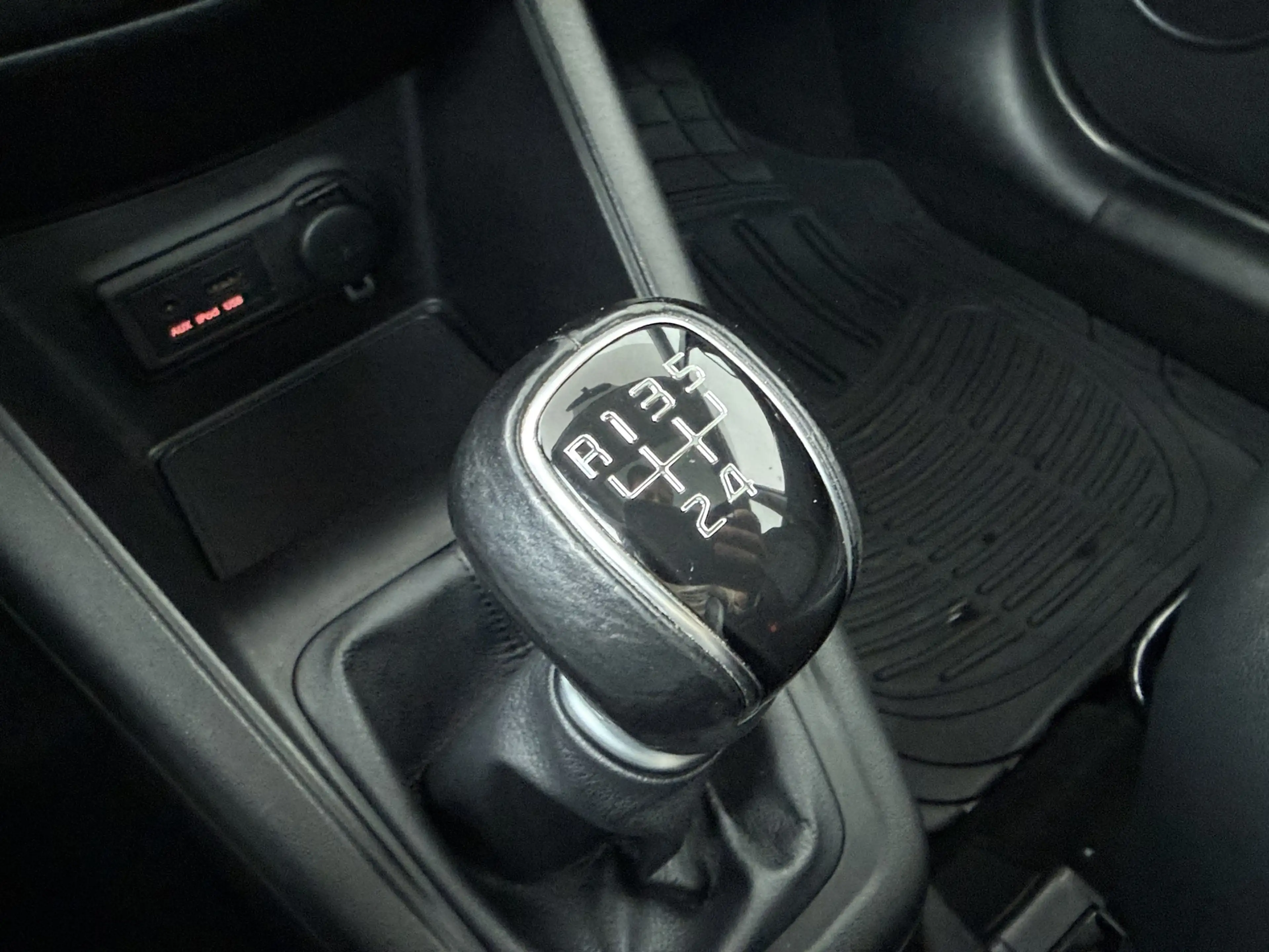 Kia Venga 1.4 CVVT Summer Edition - Navigatie - Camera - Ele — photo 39