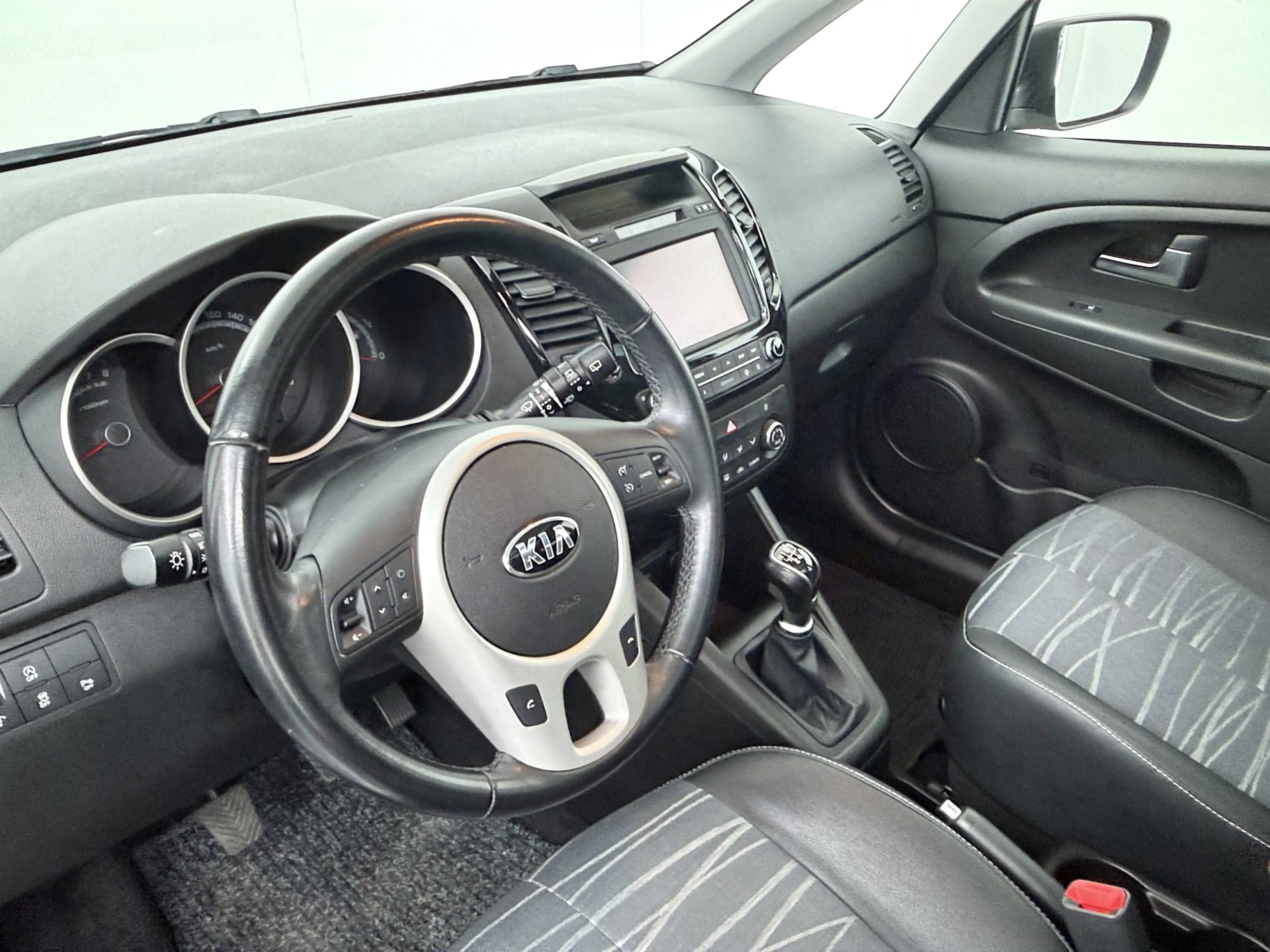 Kia Venga 1.4 CVVT Summer Edition - Navigatie - Camera - Ele — photo 18