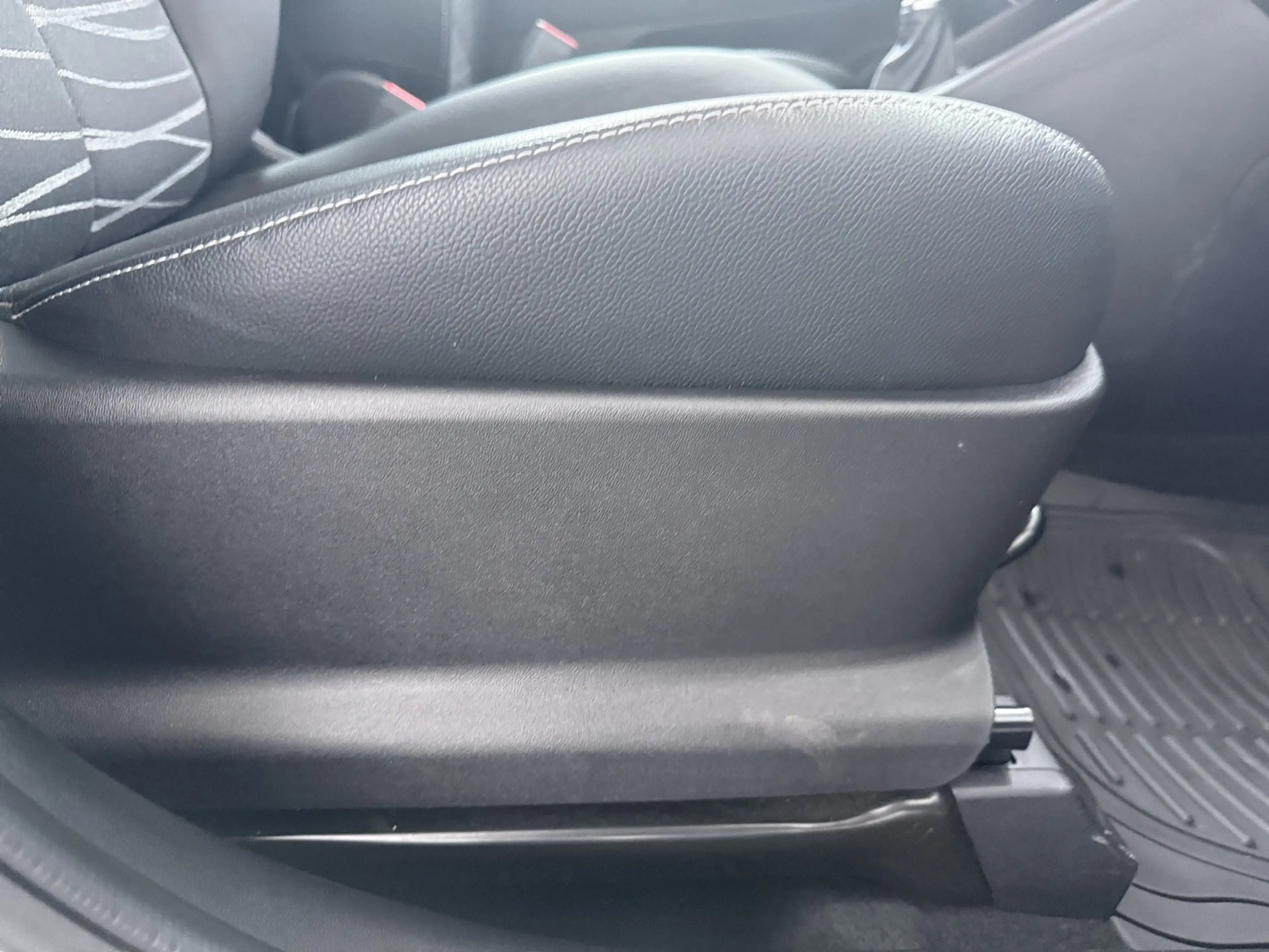 Kia Venga 1.4 CVVT Summer Edition - Navigatie - Camera - Ele — photo 25
