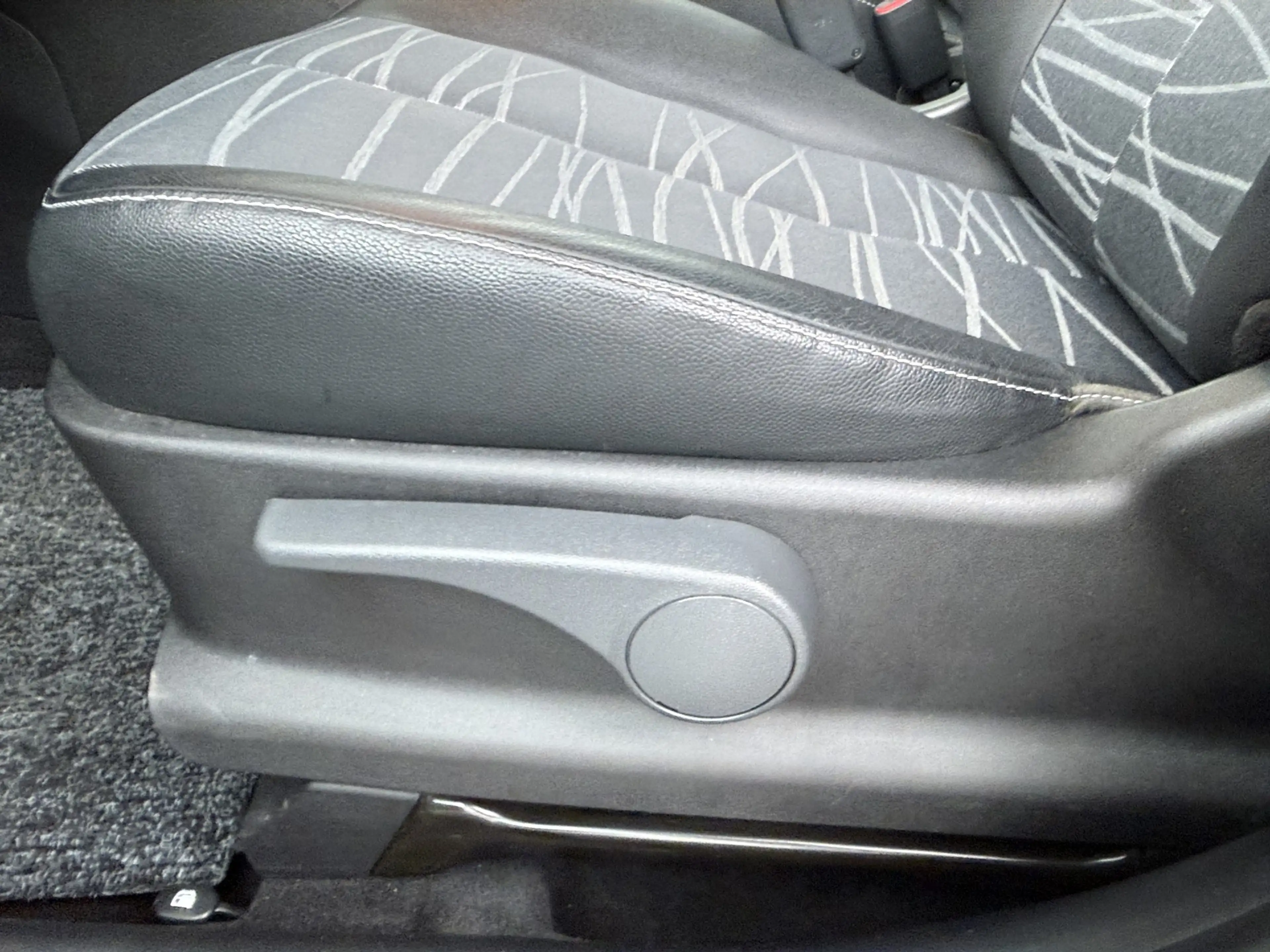 Kia Venga 1.4 CVVT Summer Edition - Navigatie - Camera - Ele — photo 24