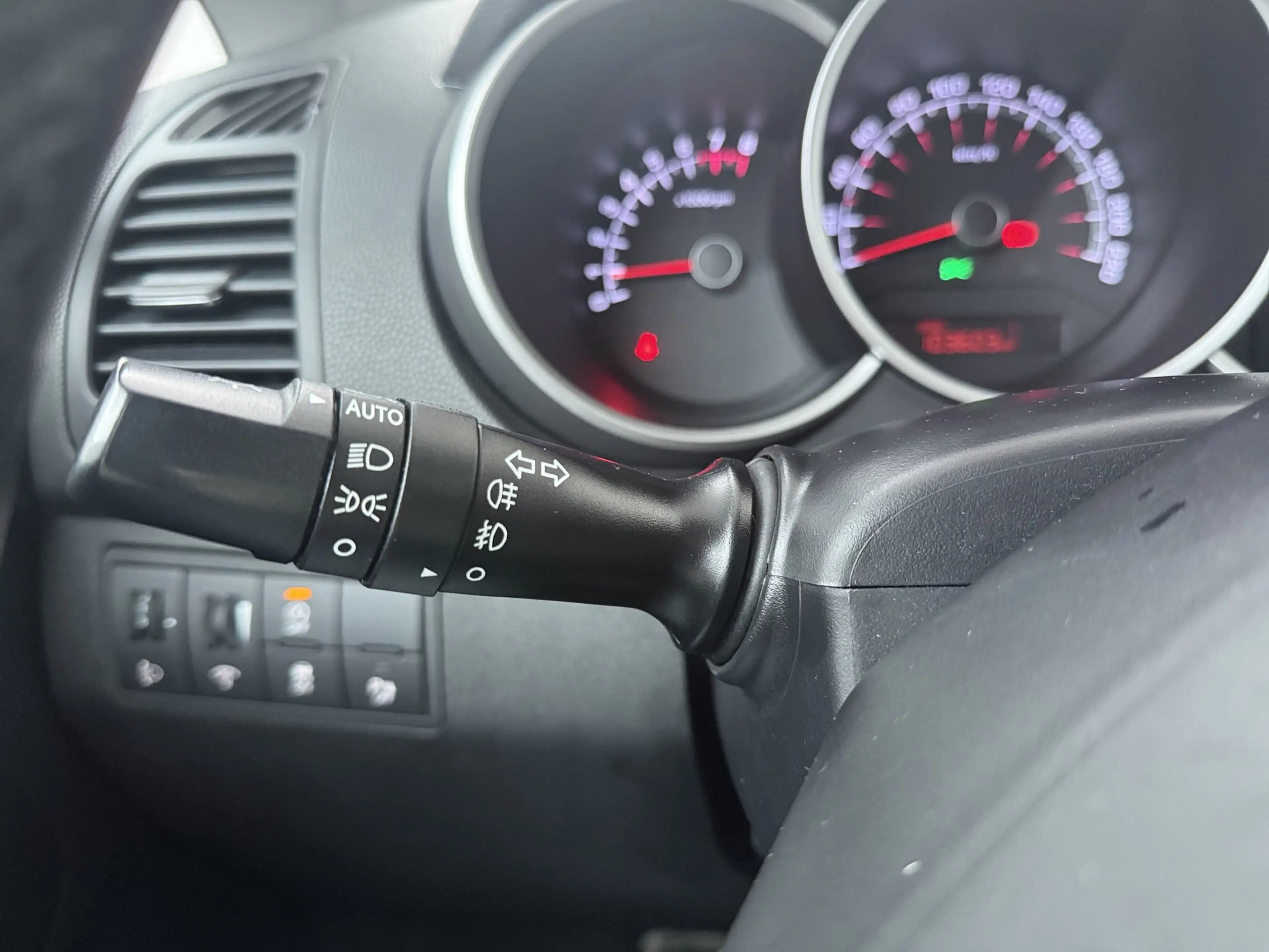 Kia Venga 1.4 CVVT Summer Edition - Navigatie - Camera - Ele — photo 32