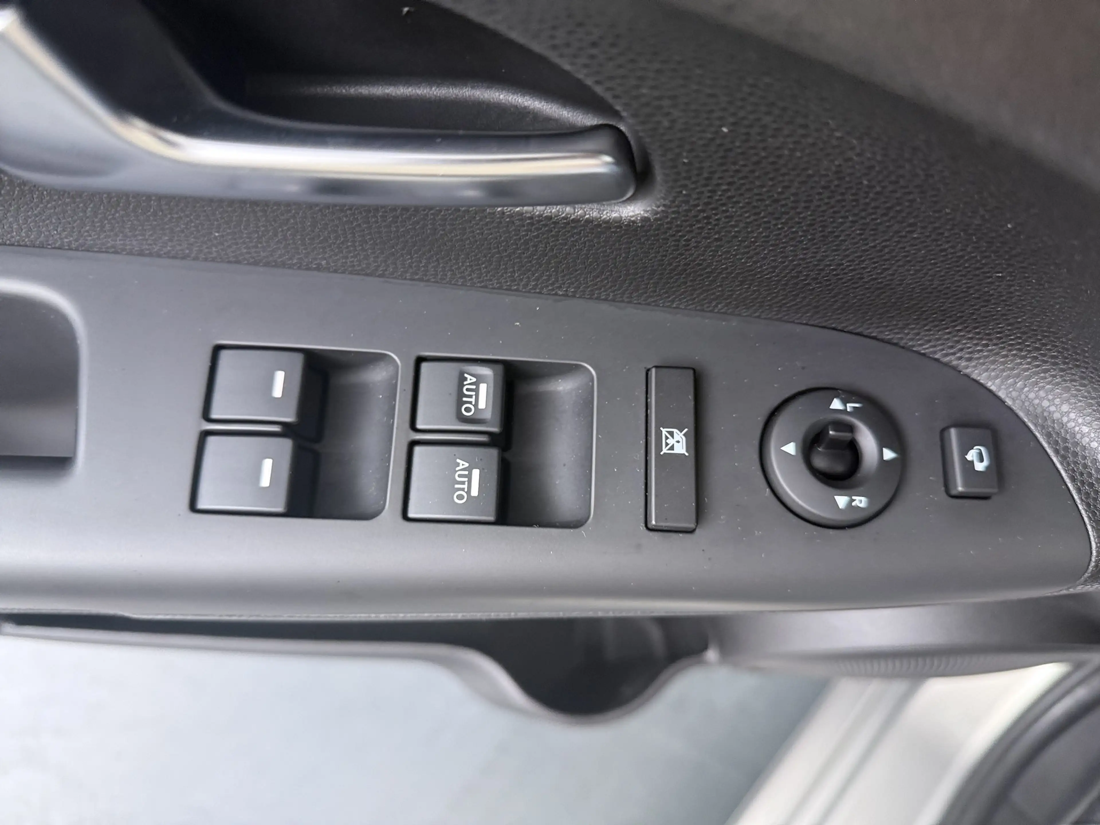 Kia Venga 1.4 CVVT Summer Edition - Navigatie - Camera - Ele — photo 27