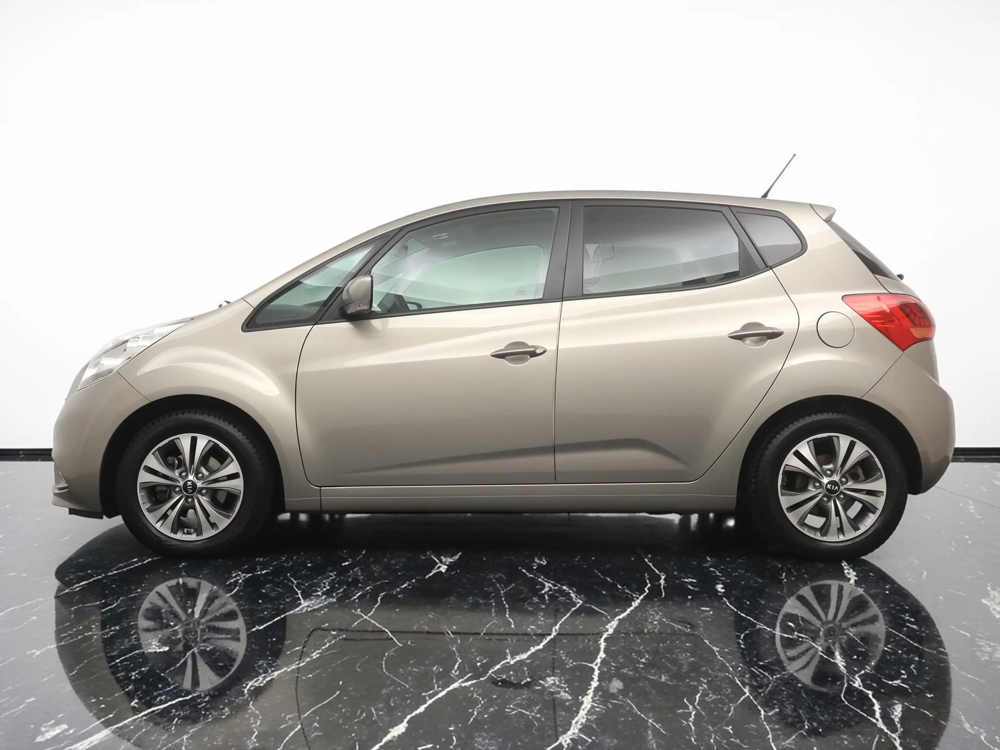 Kia Venga 1.4 CVVT Summer Edition - Navigatie - Camera - Ele — photo 4