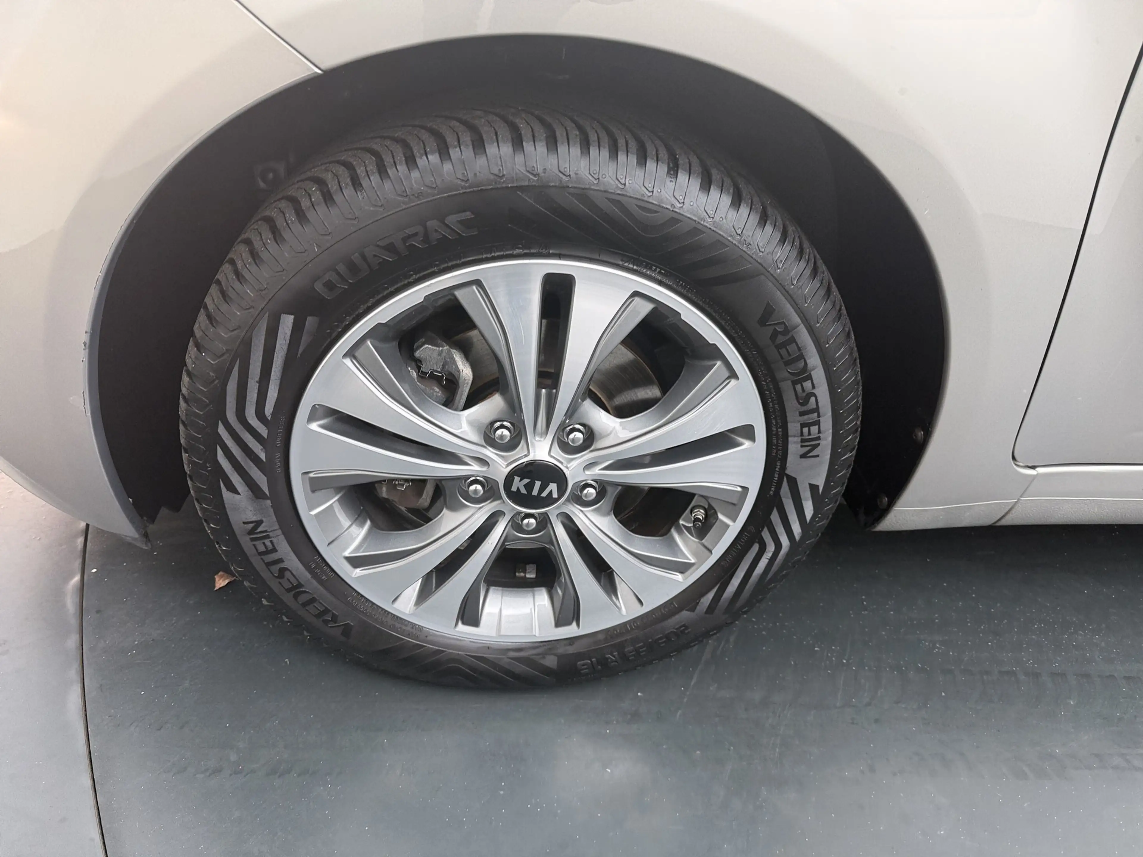 Kia Venga 1.4 CVVT Summer Edition - Navigatie - Camera - Ele — photo 16
