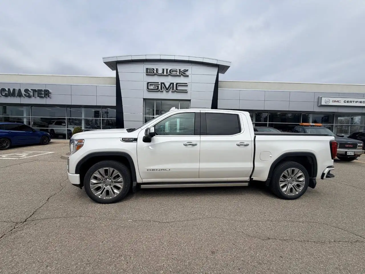 GMC Sierra 1500 снимка GMC Sierra 1500