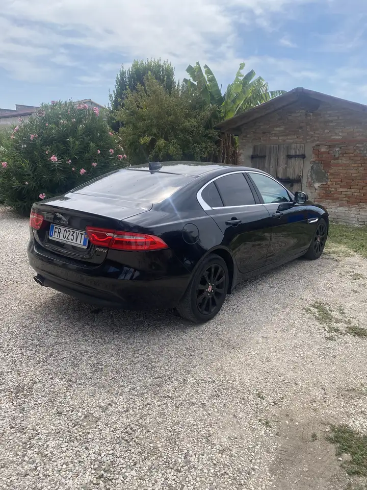 Jaguar XE