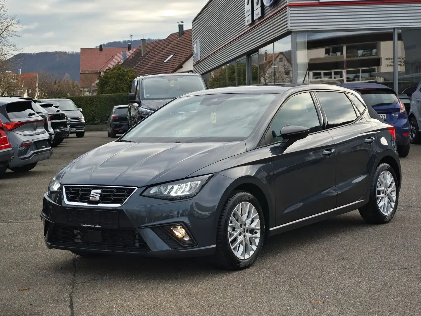 SEAT Ibiza FR 116PS #NAVI #SHZ #APP #ALLWETTER - 1