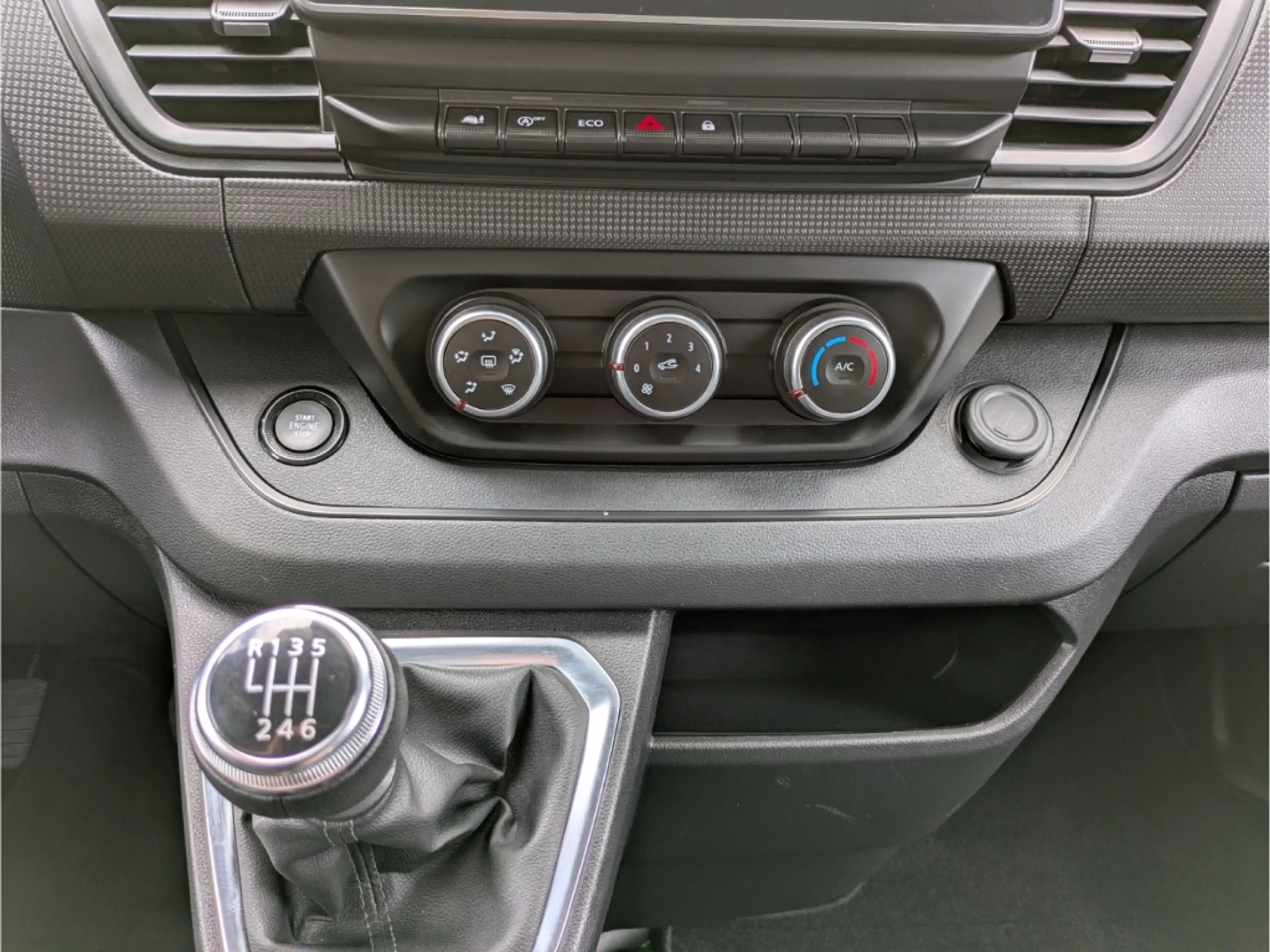 Nissan Primastar Kastenwagen N-Connecta AHK Apple CarPlay Temp Klim — photo 11