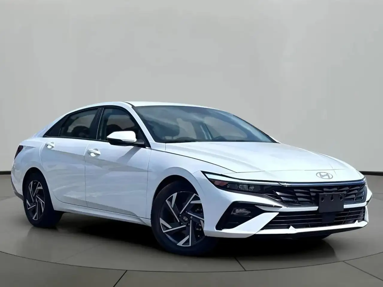 Hyundai ELANTRA fotografie Hyundai ELANTRA