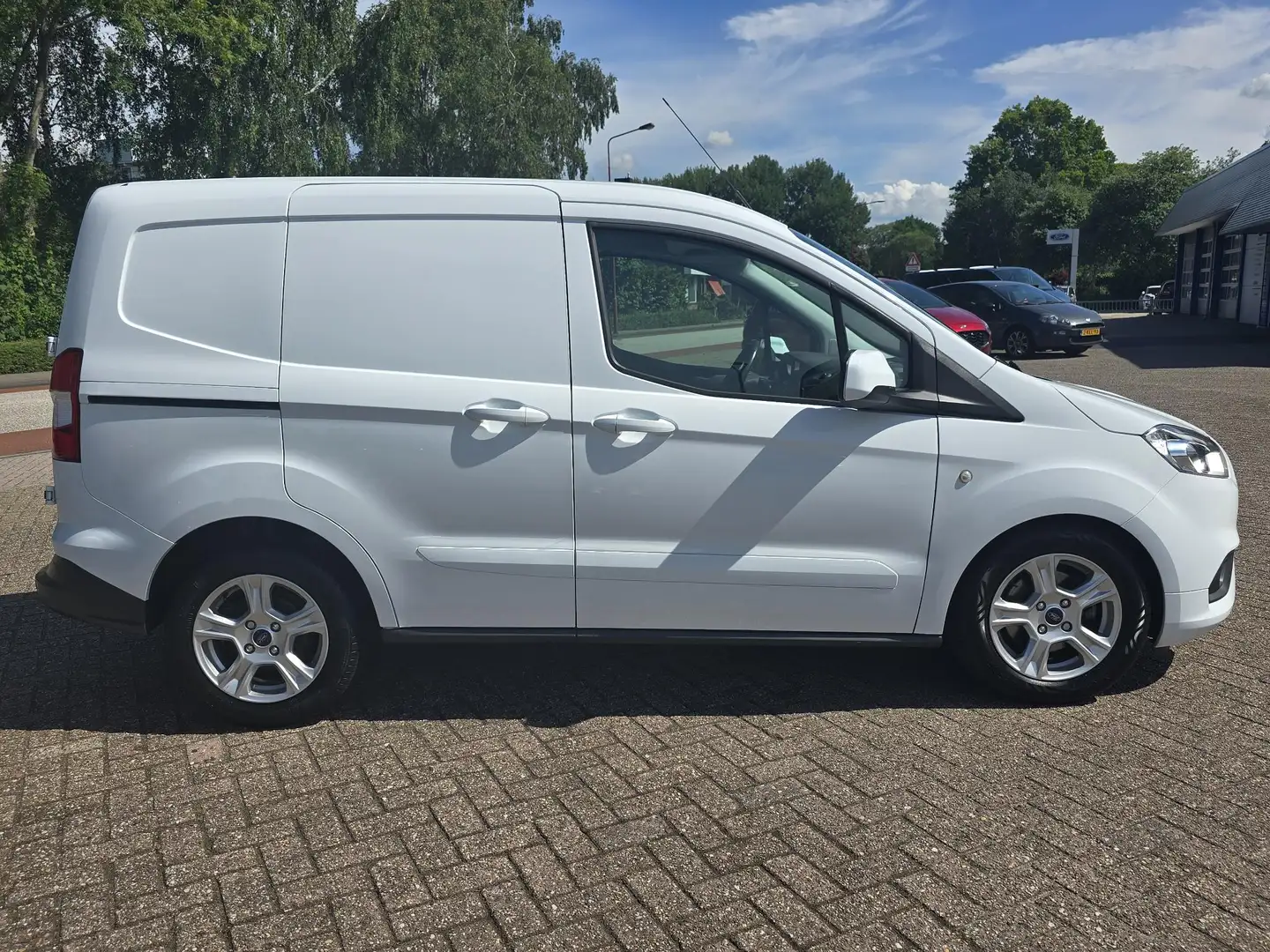 Ford Transit Courier 1.5 TDCI Limited | SCI | 100pk | Navigatie | Cruis Wit - 2