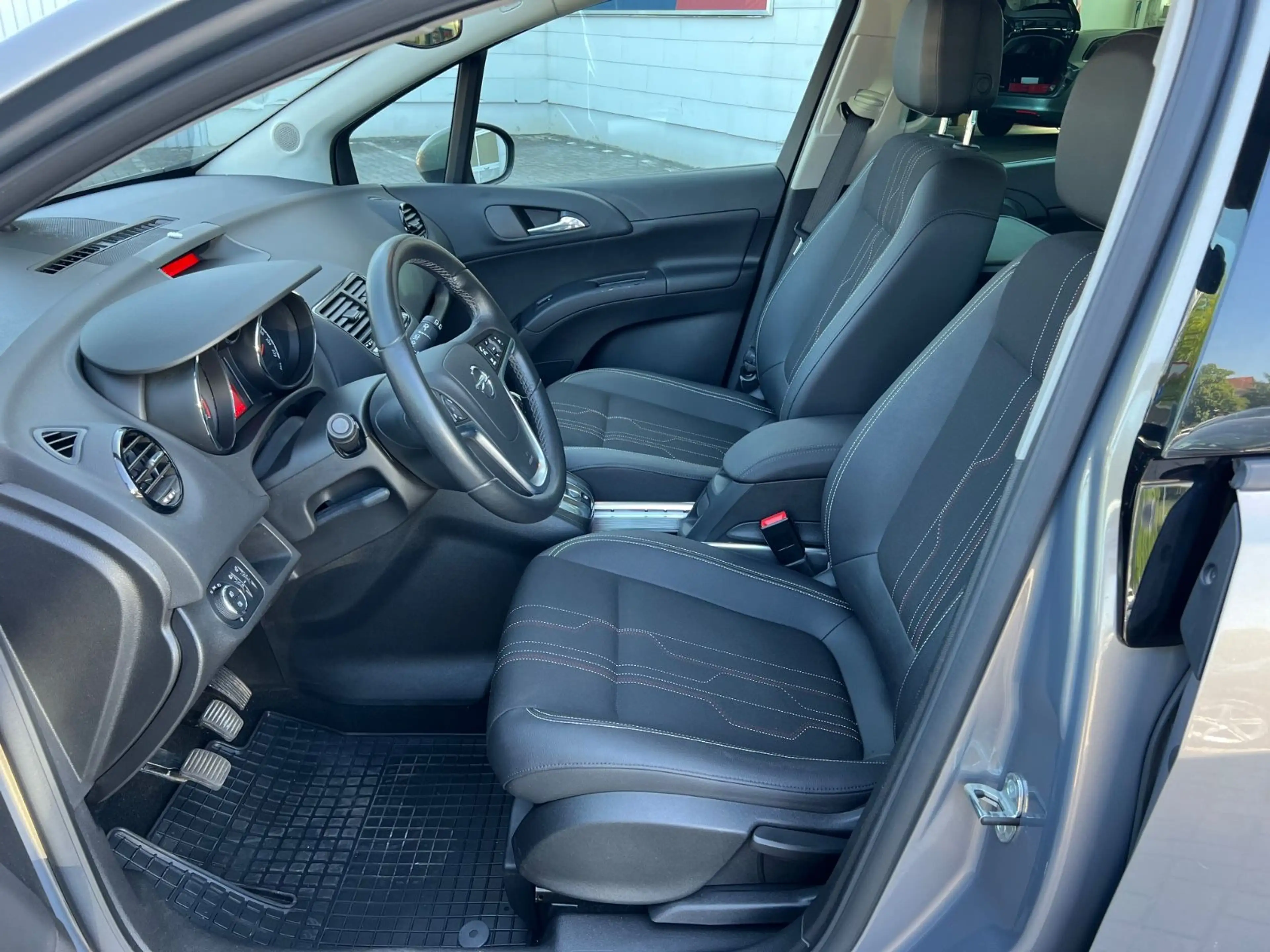 Opel Meriva B 150 Jahre Opel — photo 8