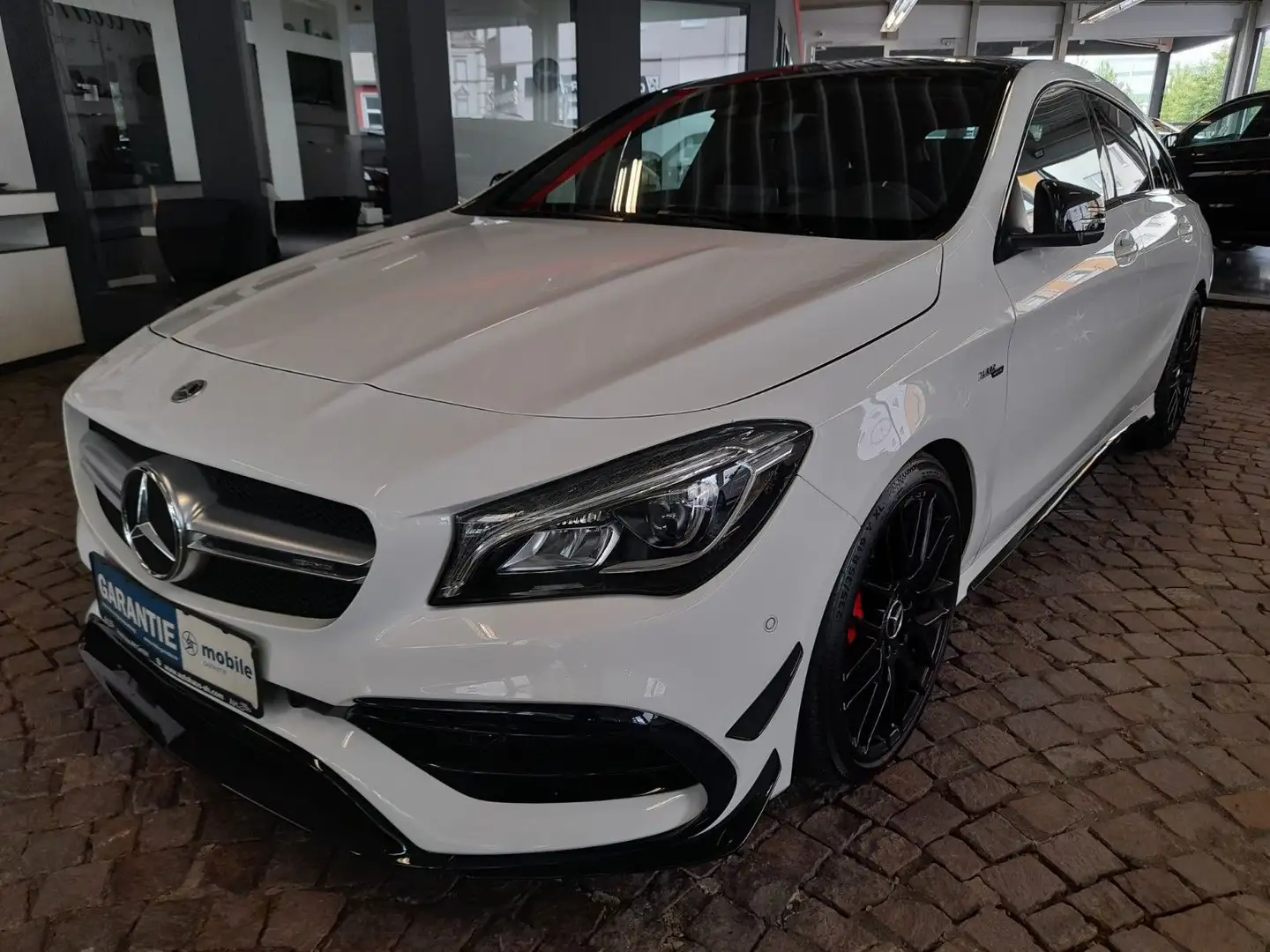 Mercedes-Benz CLA 45 AMG CLA 45 AMG 4Matic Nig CLA Klasse Shooting Brake Blanc - 1