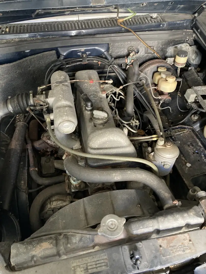 Mercedes-Benz 220 - 1