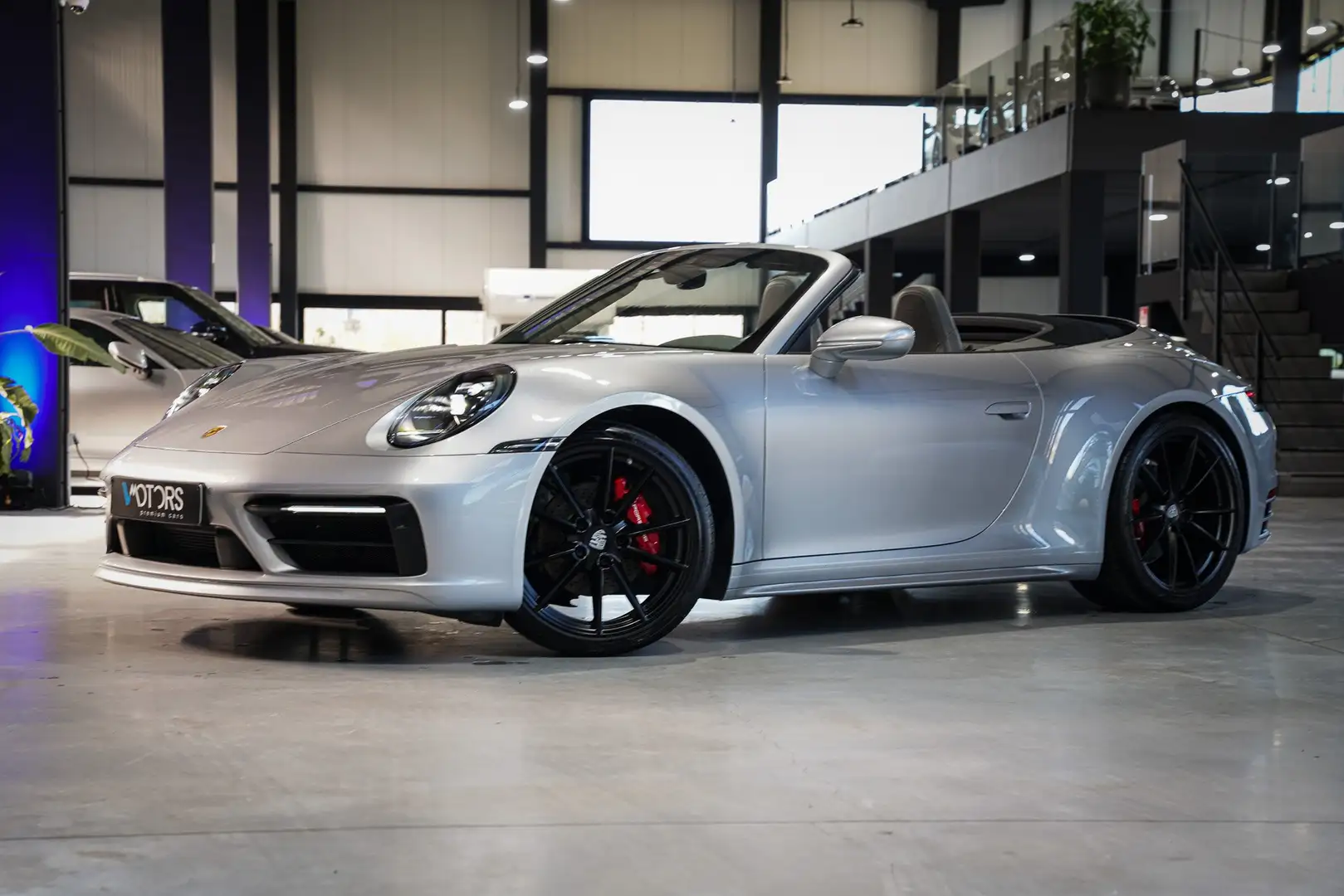 Porsche 992 Carrera 4 Cabriolet 3.0 Turbo PDK (EU6d-TEMP) Argent - 1