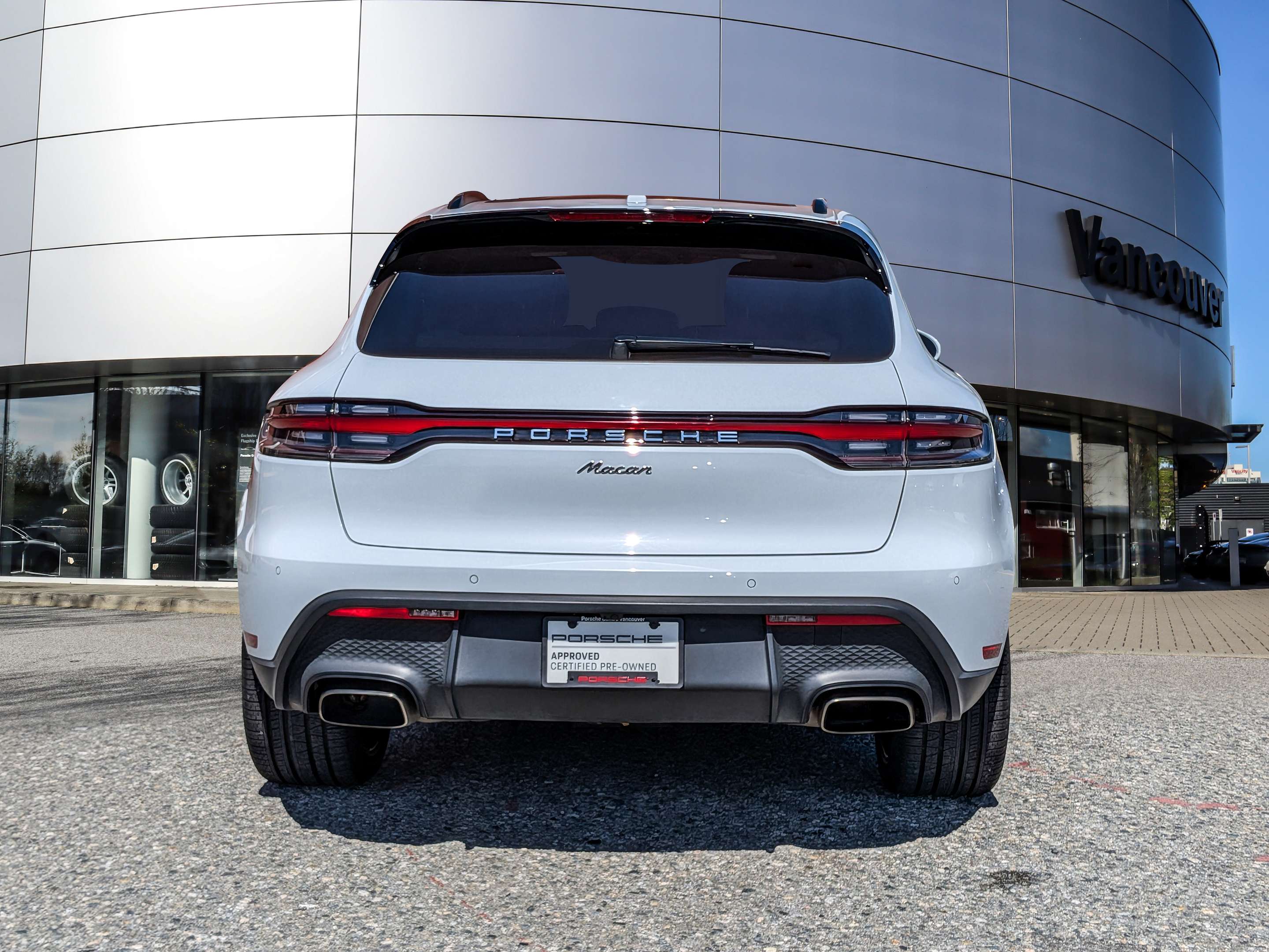 2023 Porsche Macan AWD alt 4