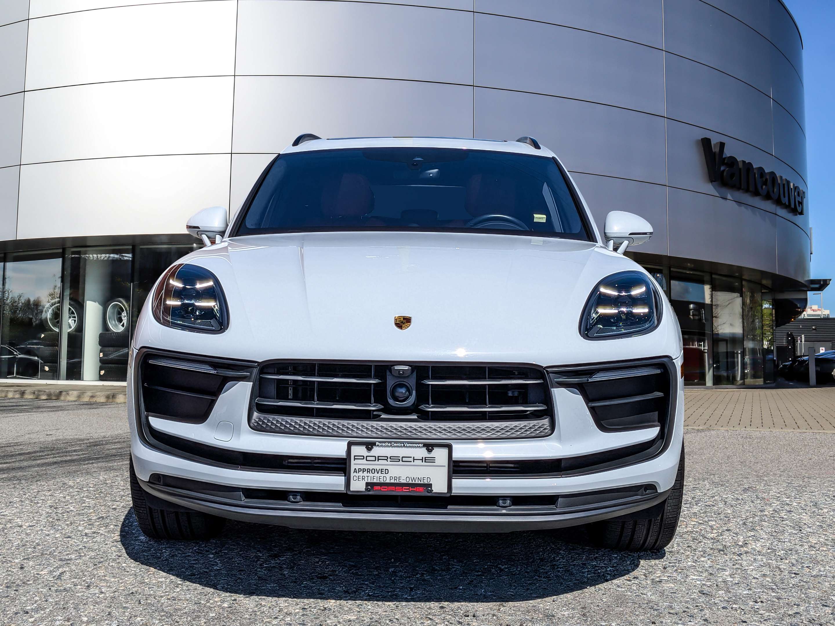 2023 Porsche Macan AWD thumb 8