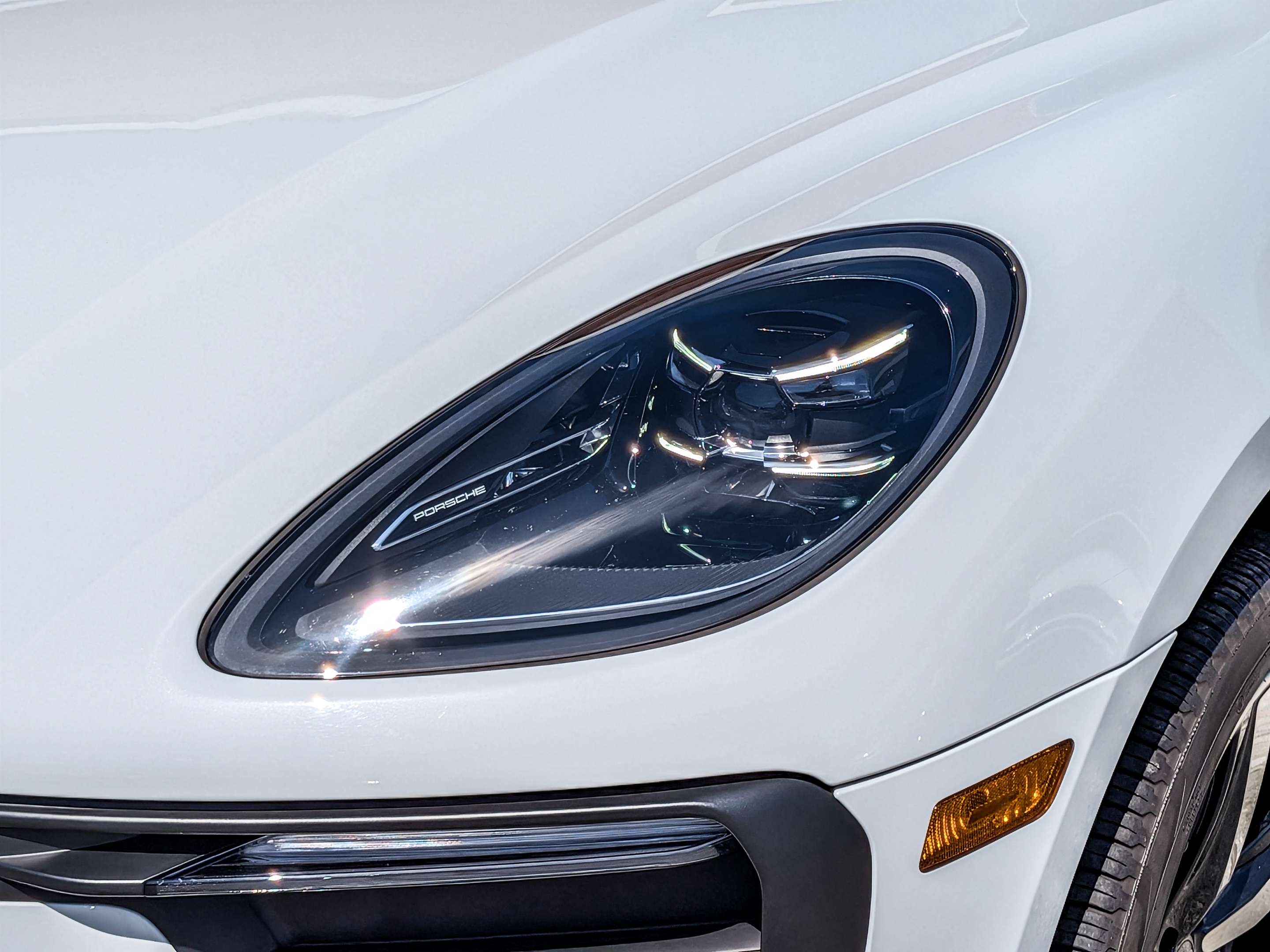 2023 Porsche Macan AWD thumb 9