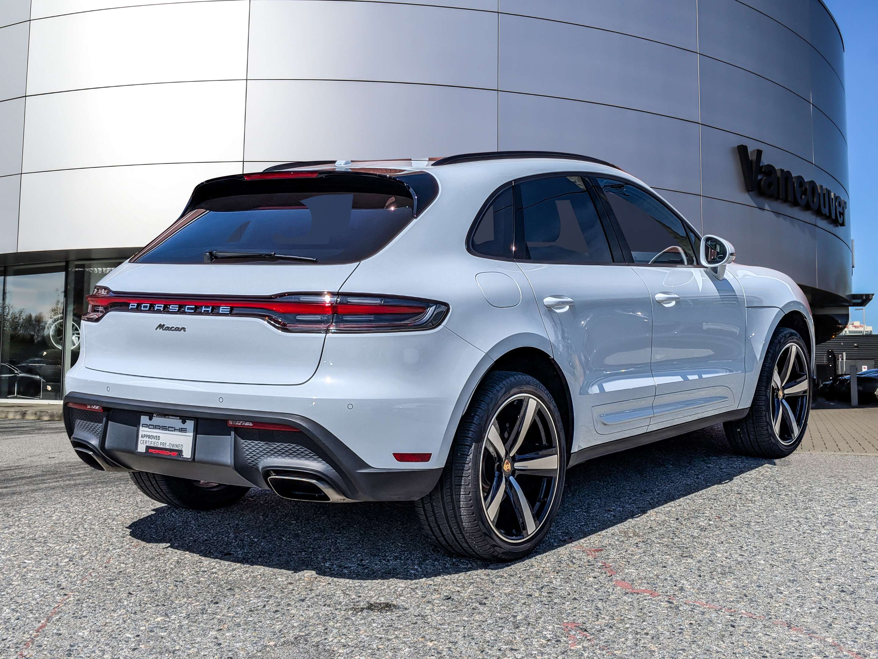 2023 Porsche Macan AWD alt 5