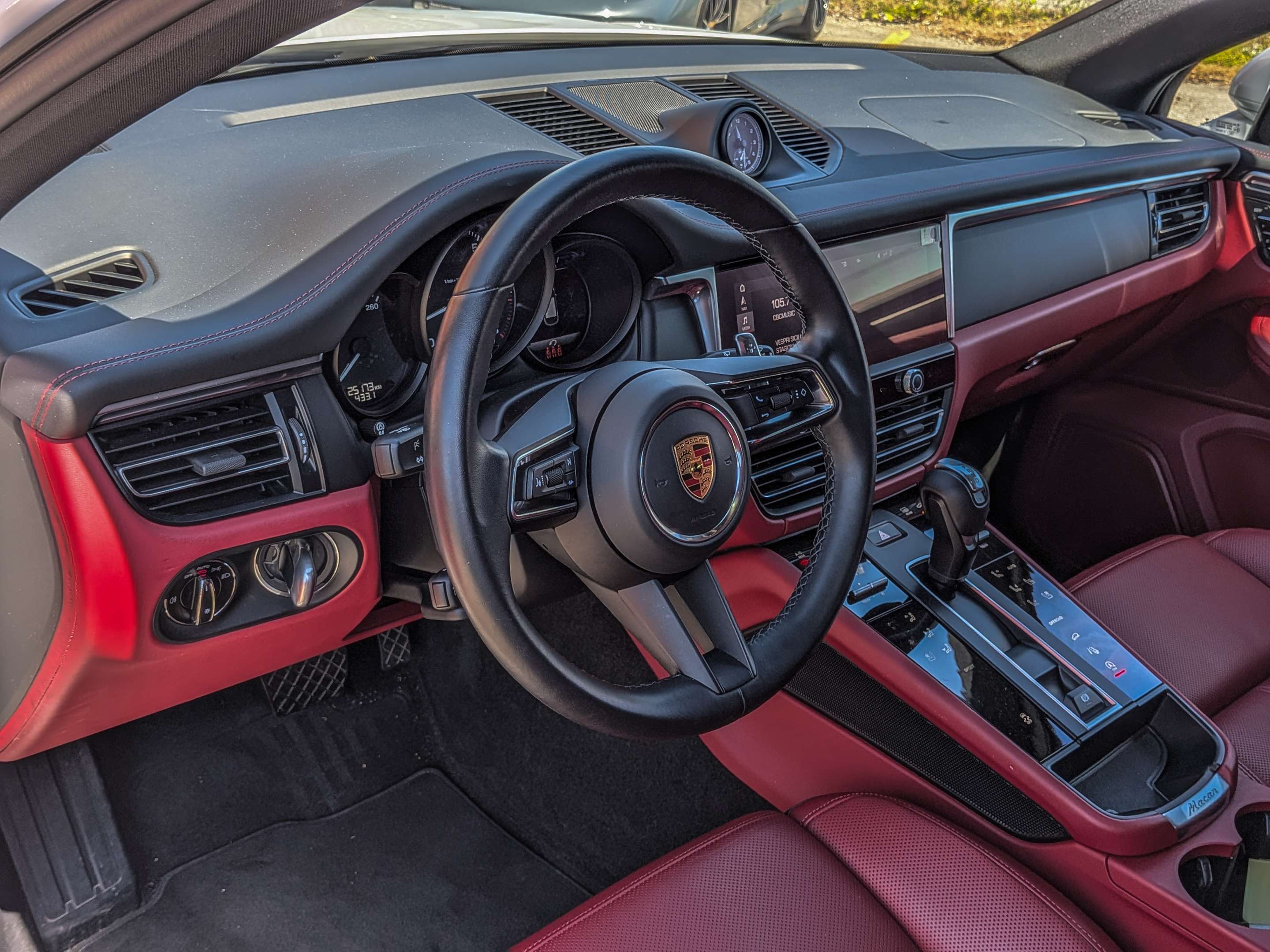 2023 Porsche Macan AWD thumb 12