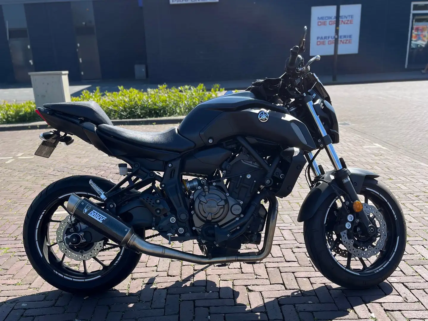 Yamaha MT-07 Zwart - 1