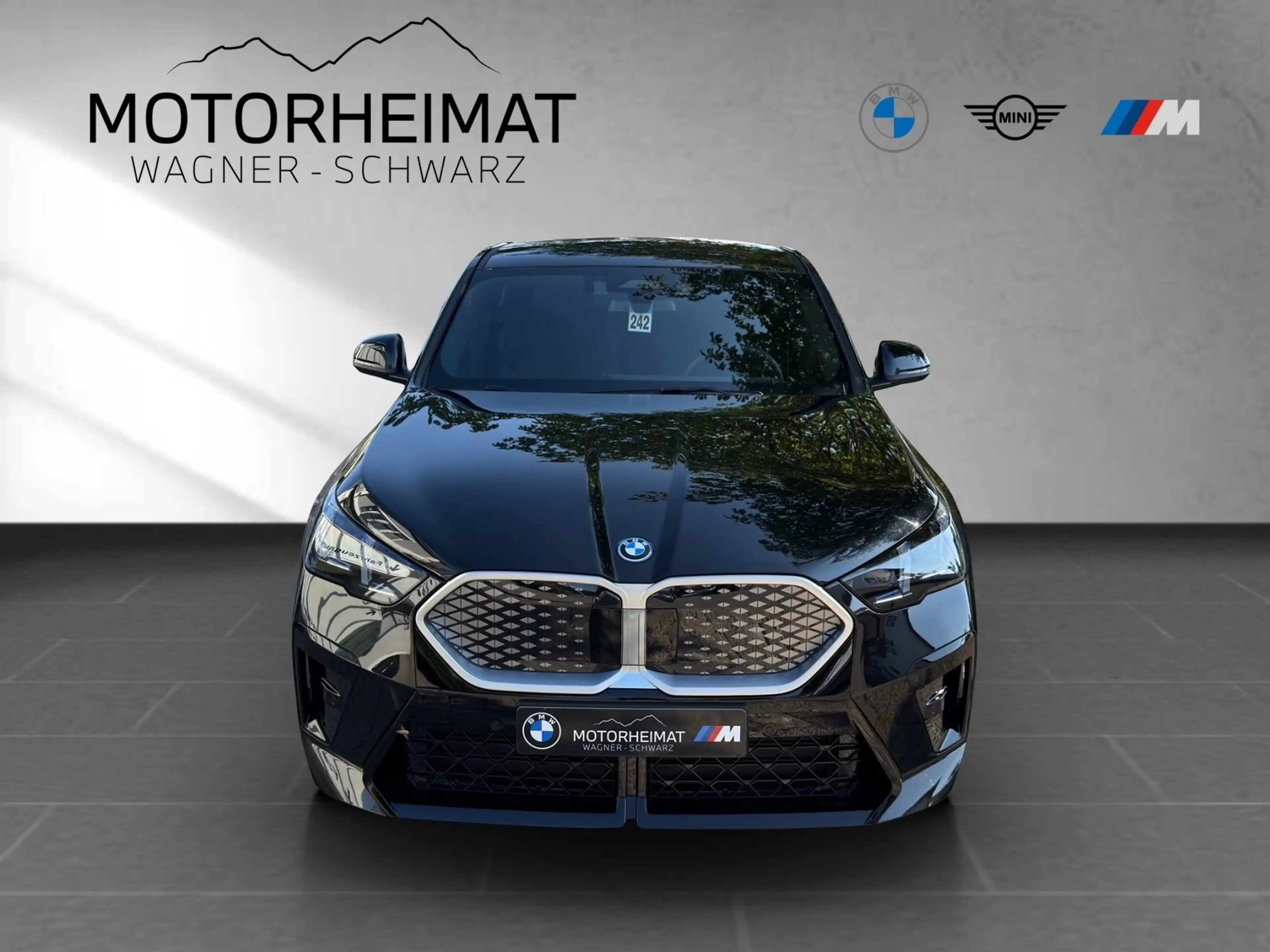 BMW iX2 eDrive20 — photo 3