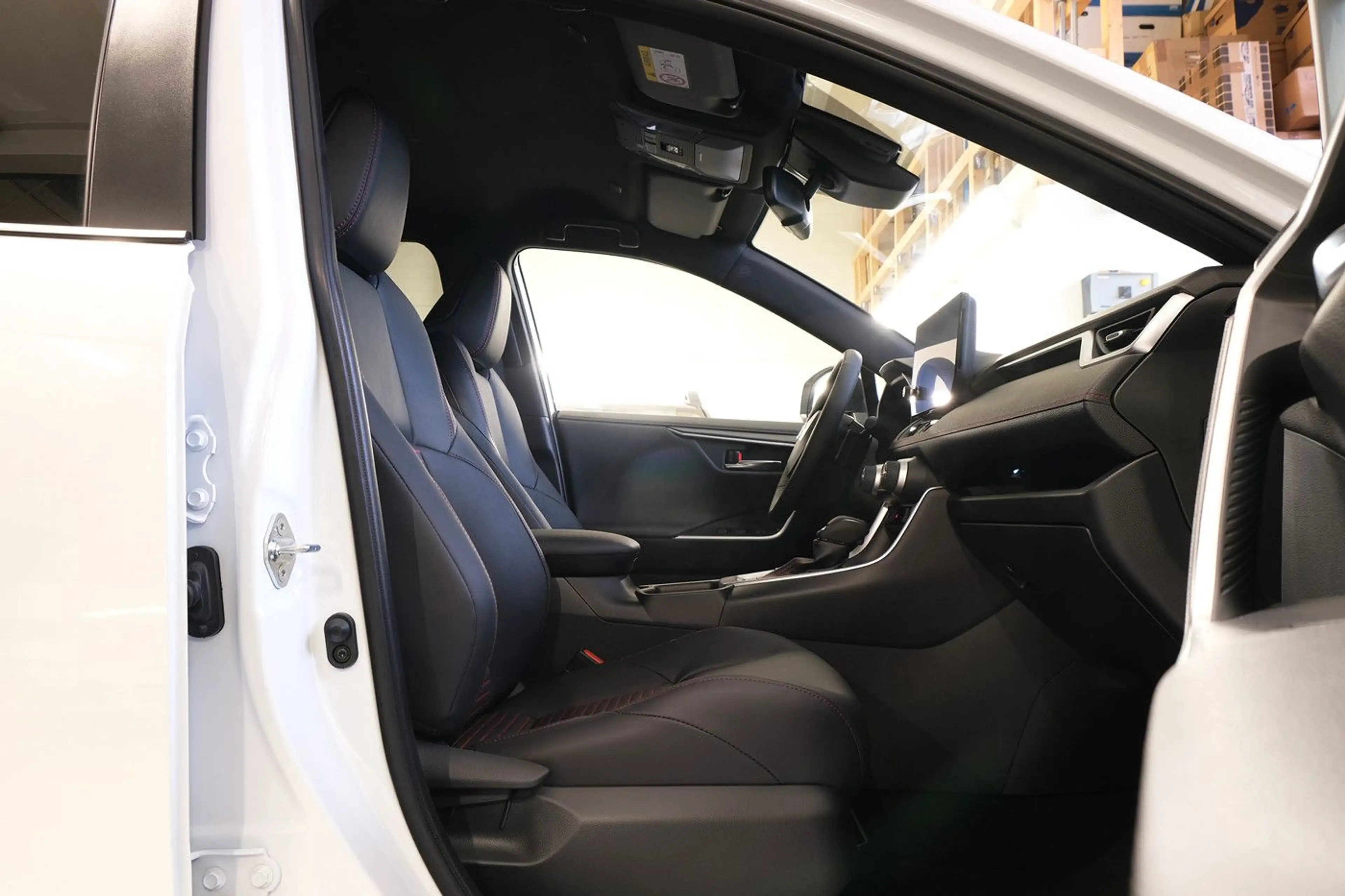 Suzuki Across 2.5 Plug-In Hybrid Comfort+ E-Four DAB*Ka — photo 9