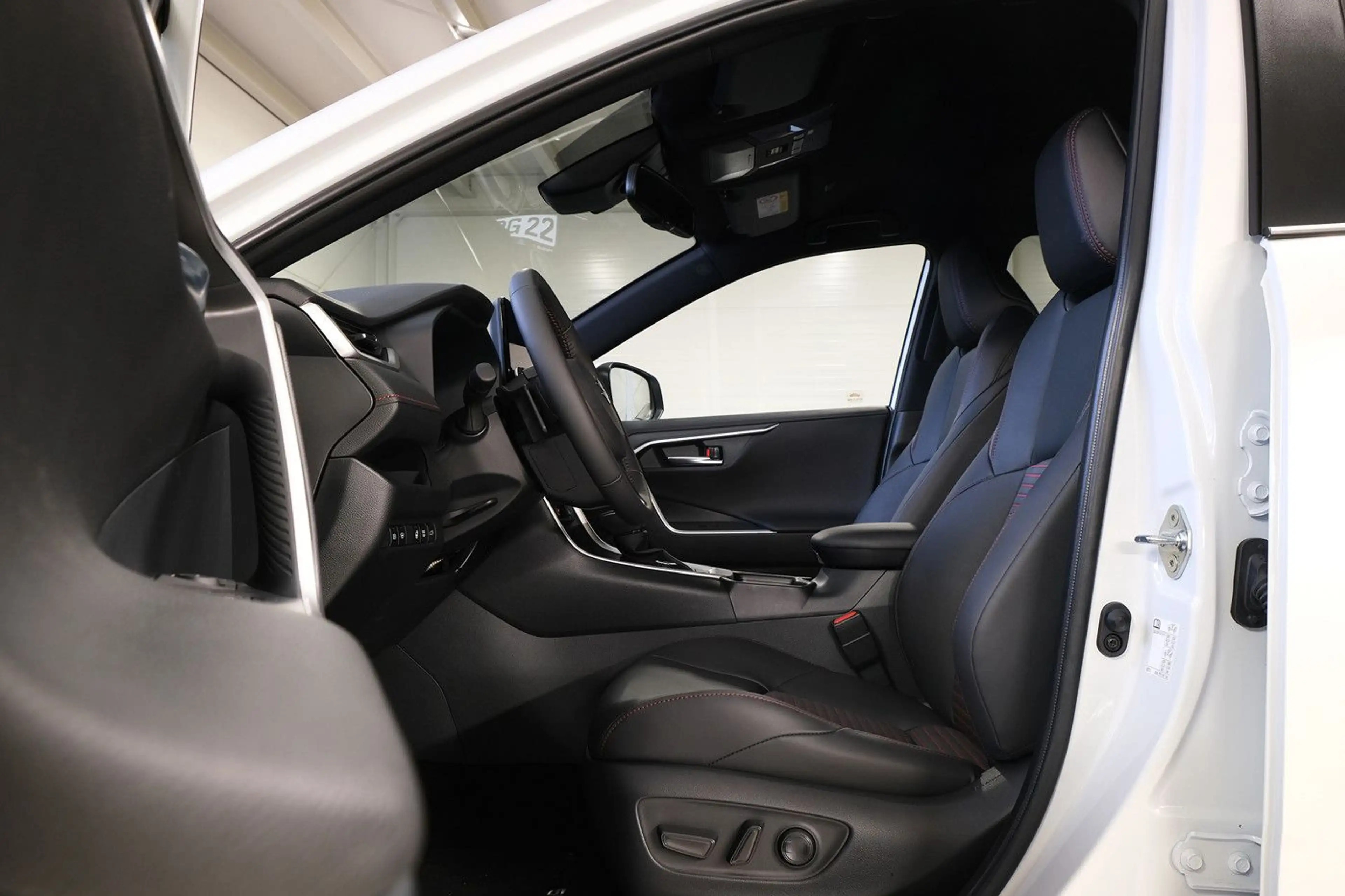 Suzuki Across 2.5 Plug-In Hybrid Comfort+ E-Four DAB*Ka — photo 8