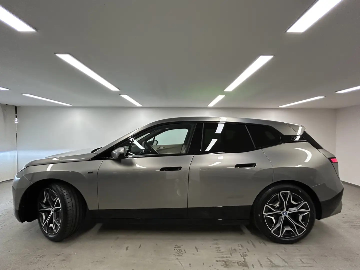 BMW iX M60 M Sportpaket B&W DA. Prof. PA. Prof. DAB Komfo Grigio - 2