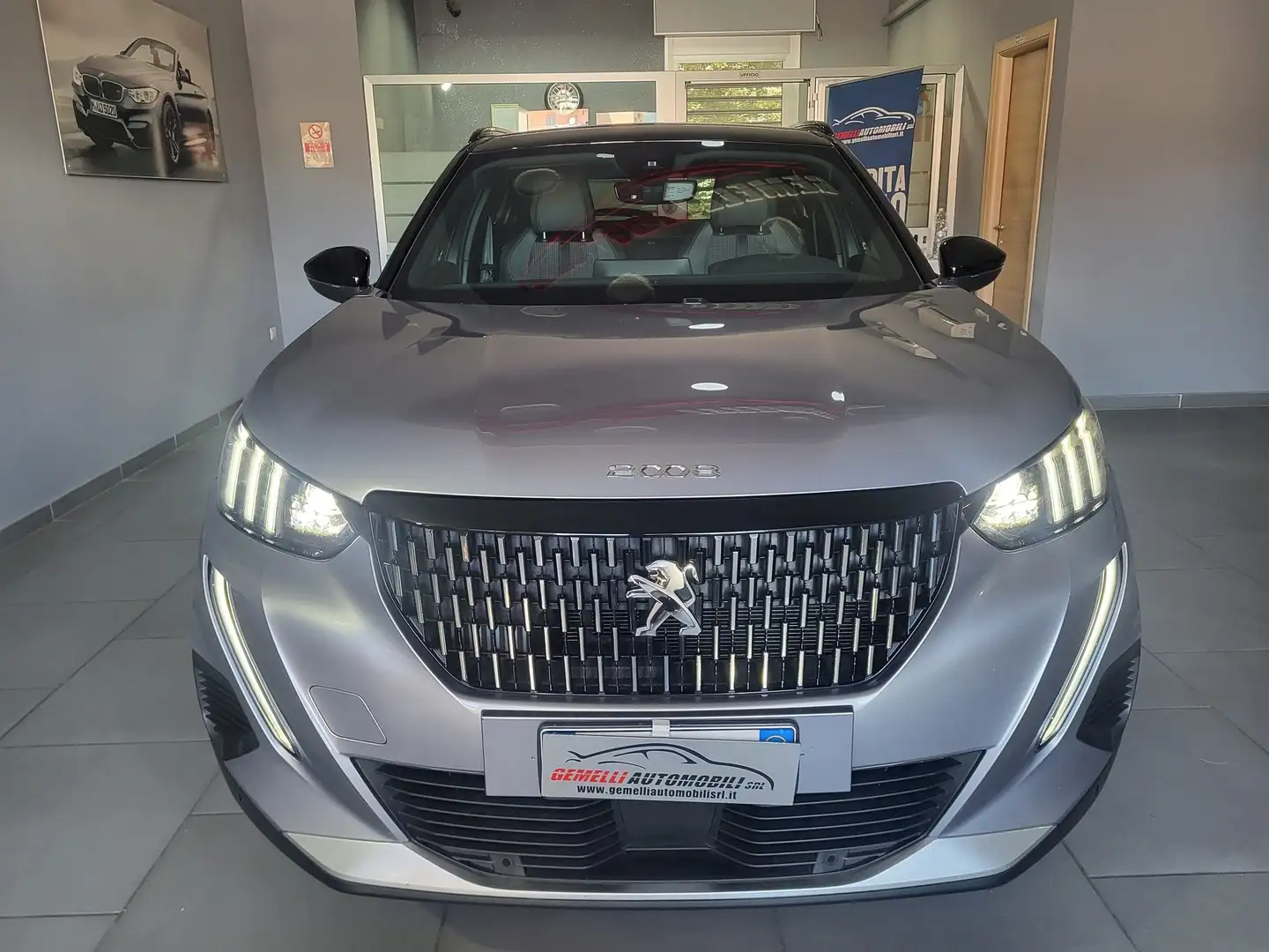 Peugeot 2008 2008 1.5 bluehdi GT+NAVI+BIXENO 03/2023 UNIPRO Gris - 2