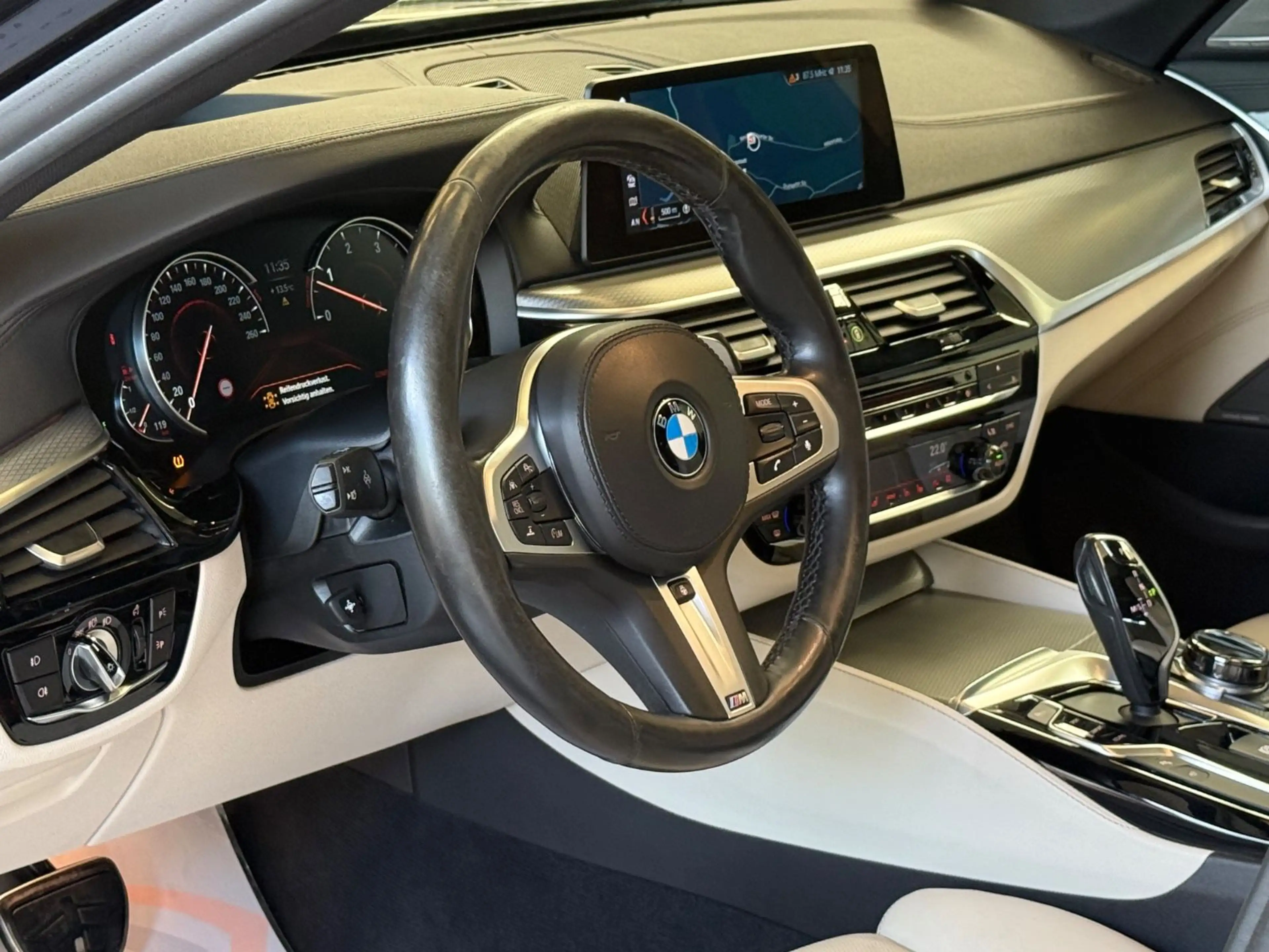 BMW 530 d xDrive M Sport FONDTV/MASSAGE/SOFT/ABS VOLL — photo 11