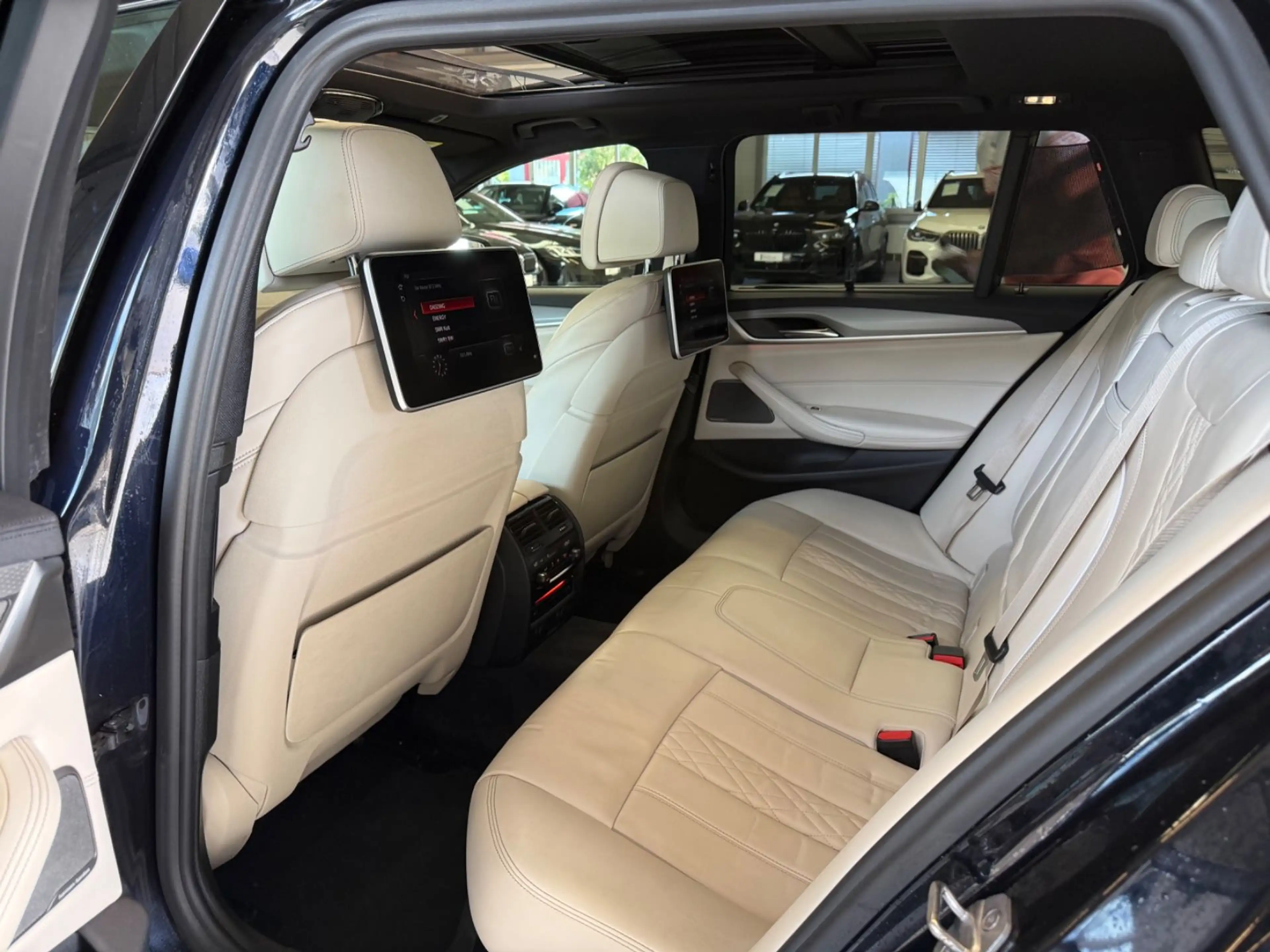BMW 530 d xDrive M Sport FONDTV/MASSAGE/SOFT/ABS VOLL — photo 13