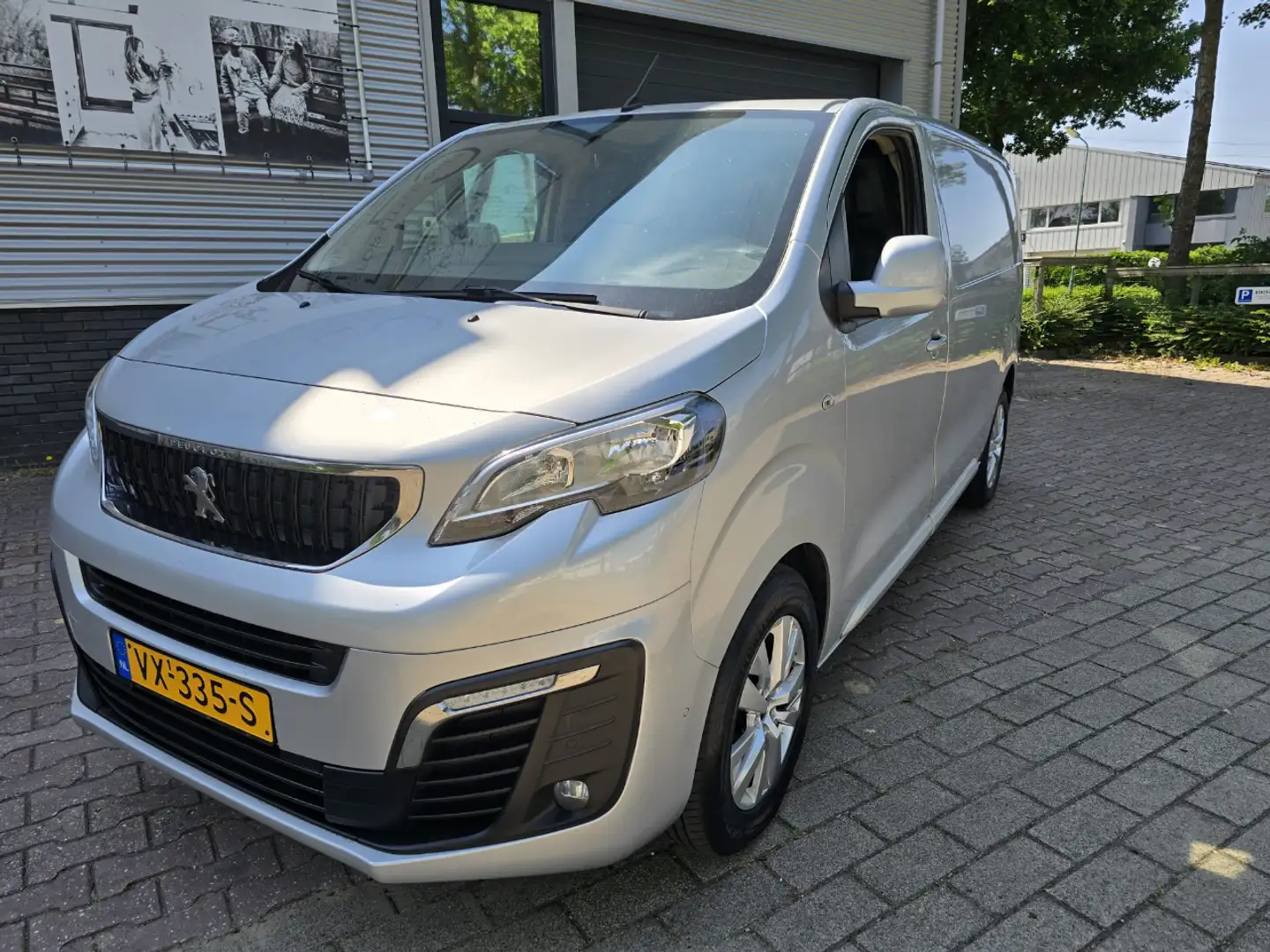 Peugeot Expert 231S 2.0 BLUEHDI 120 PREMIUM PACK Grijs - 1