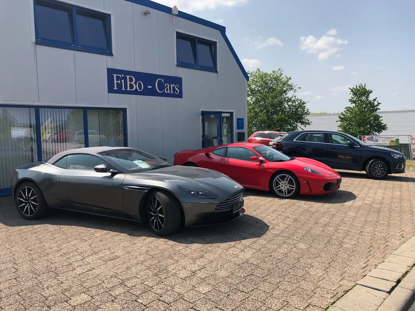 Audi Q3 45 TFSI quattro S line Sportback fast Vollausst. Grau - 1