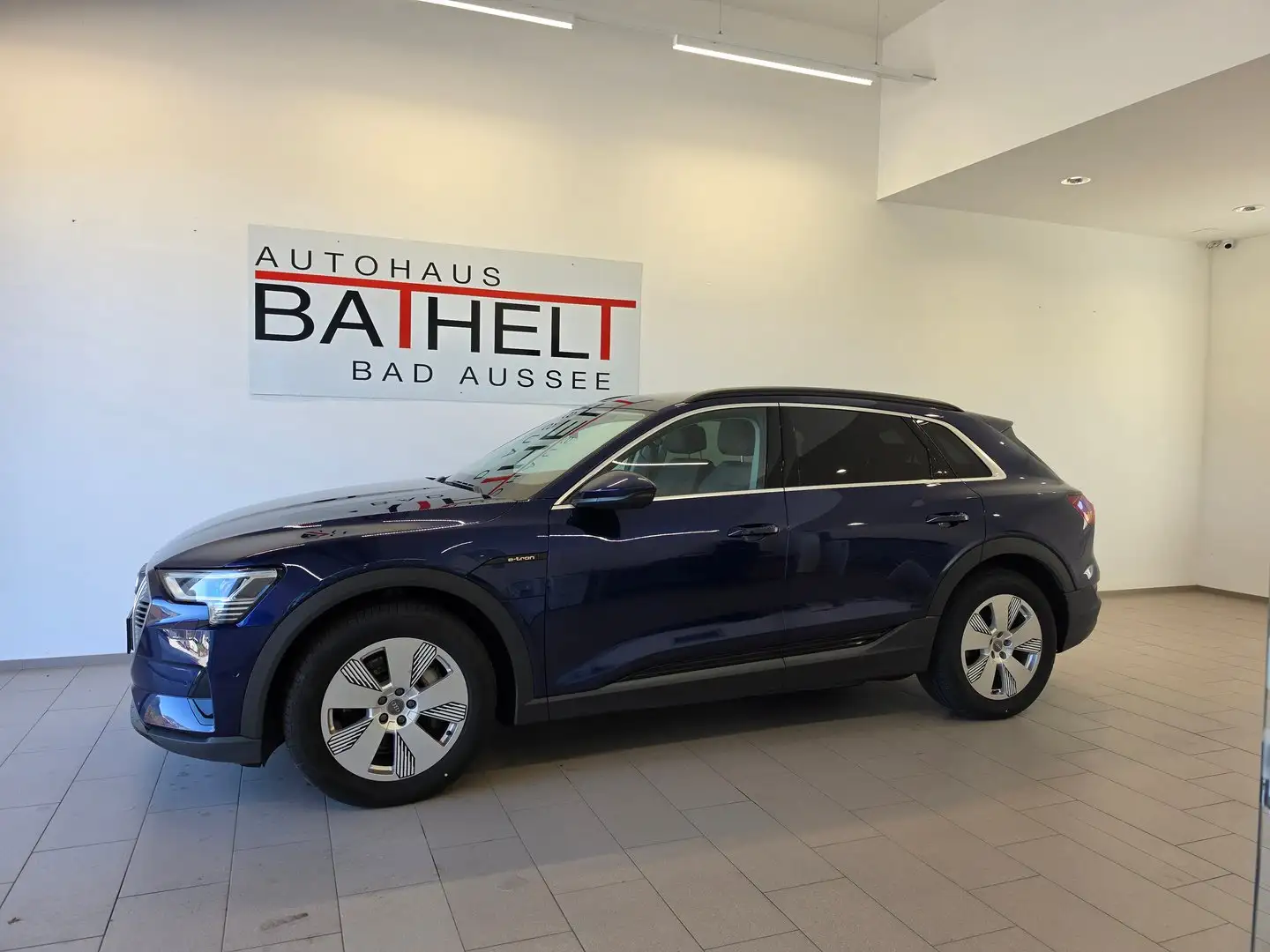 Audi e-tron 50 quattro 230 kW Business Blau - 2