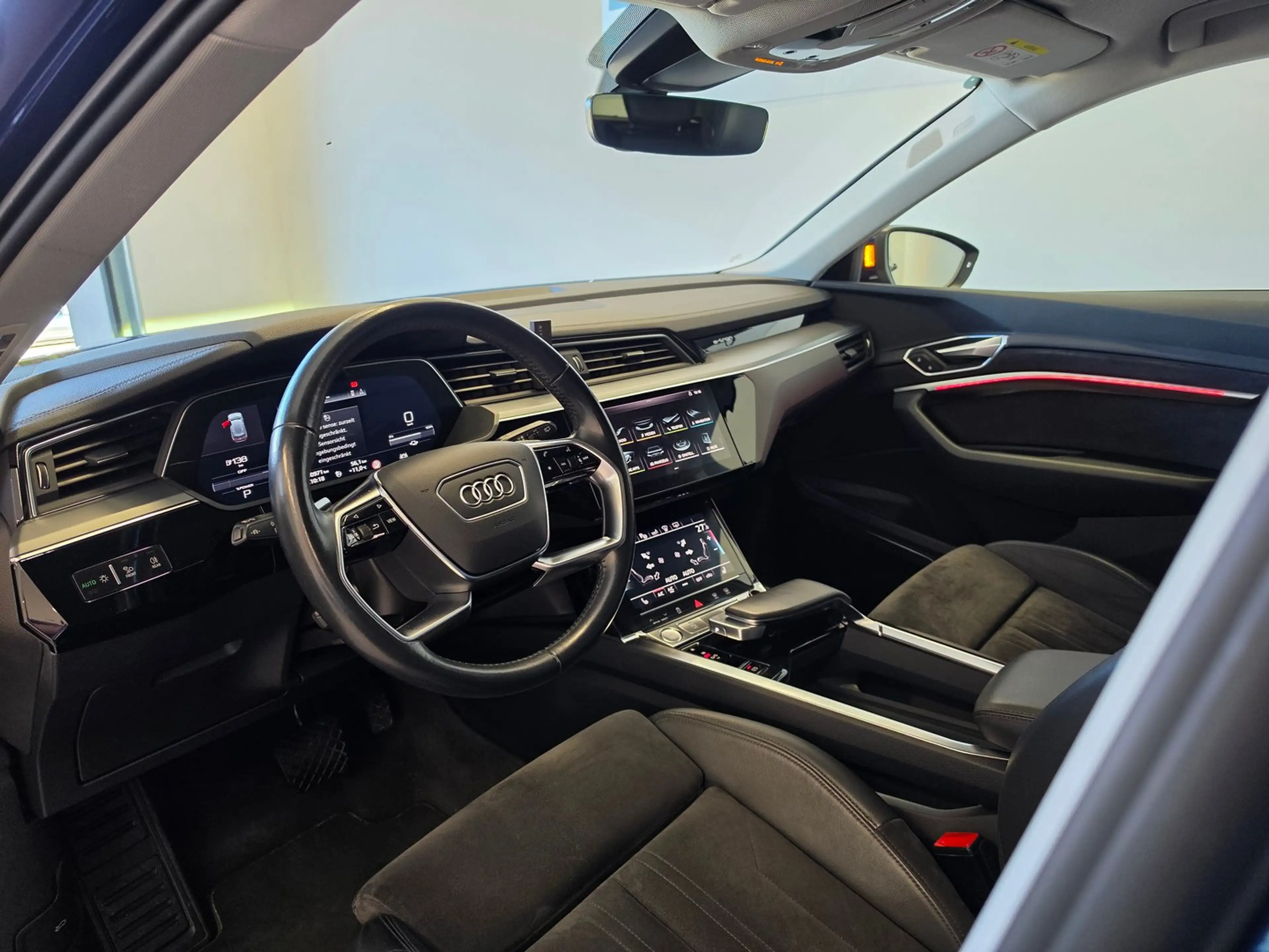 Audi e-tron 50 quattro 230 kW Business — photo 3