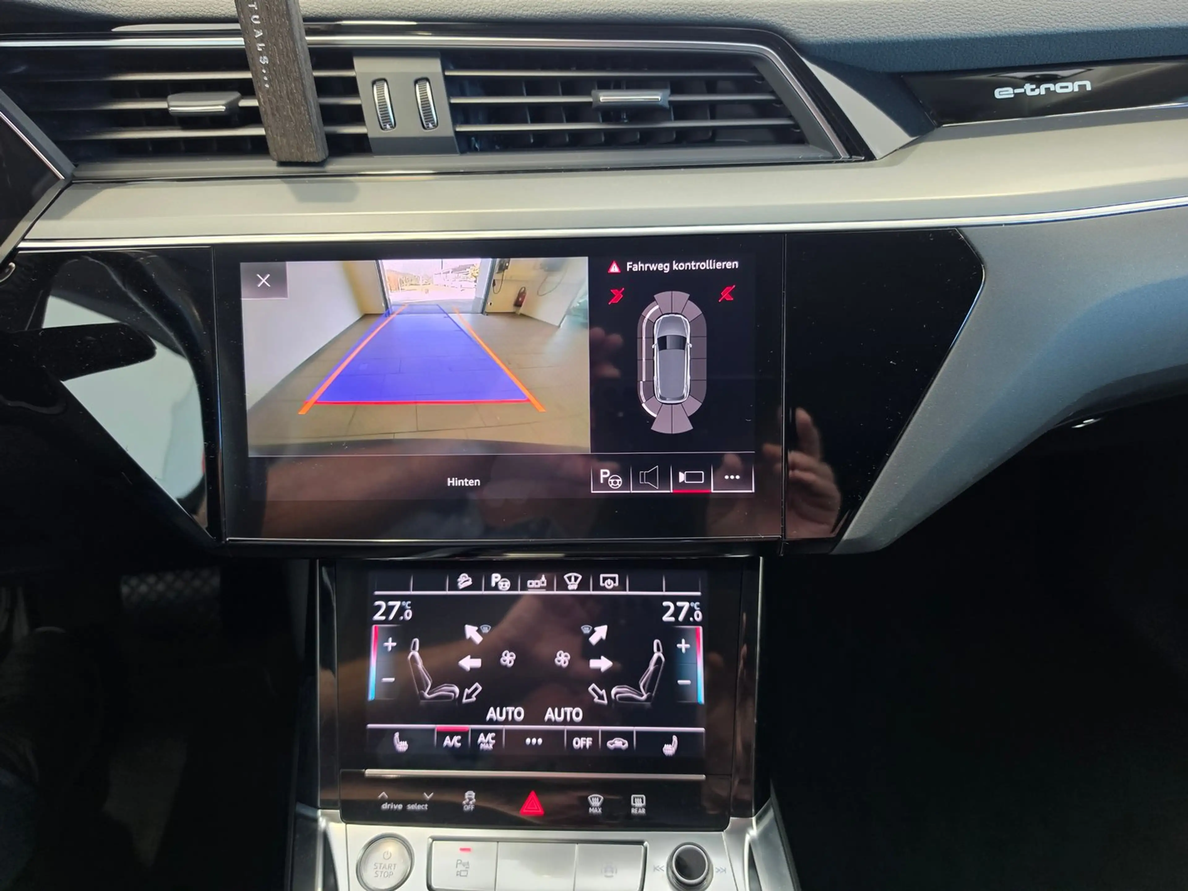 Audi e-tron 50 quattro 230 kW Business — photo 8