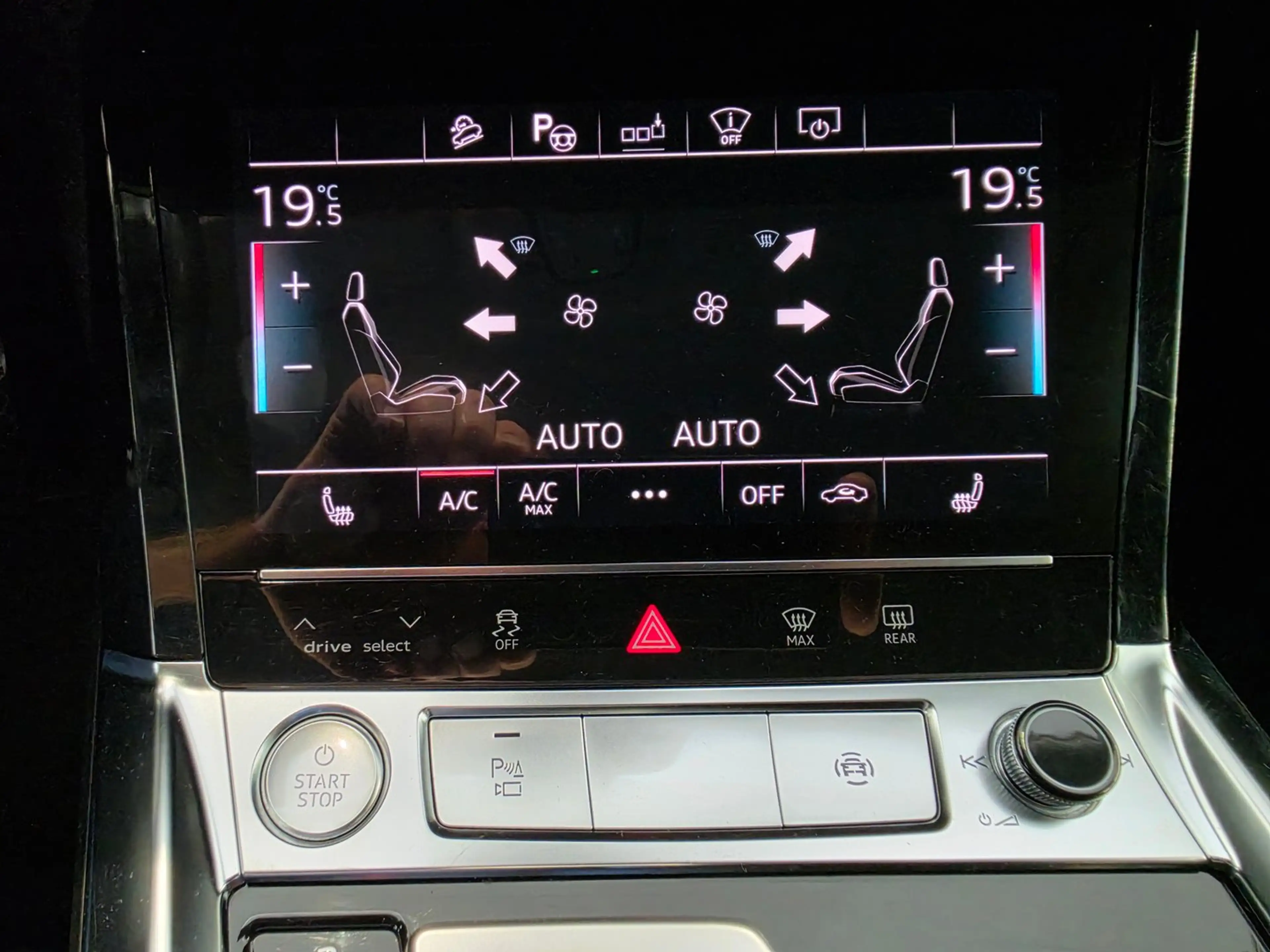 Audi e-tron 50 quattro 230 kW Business — photo 15