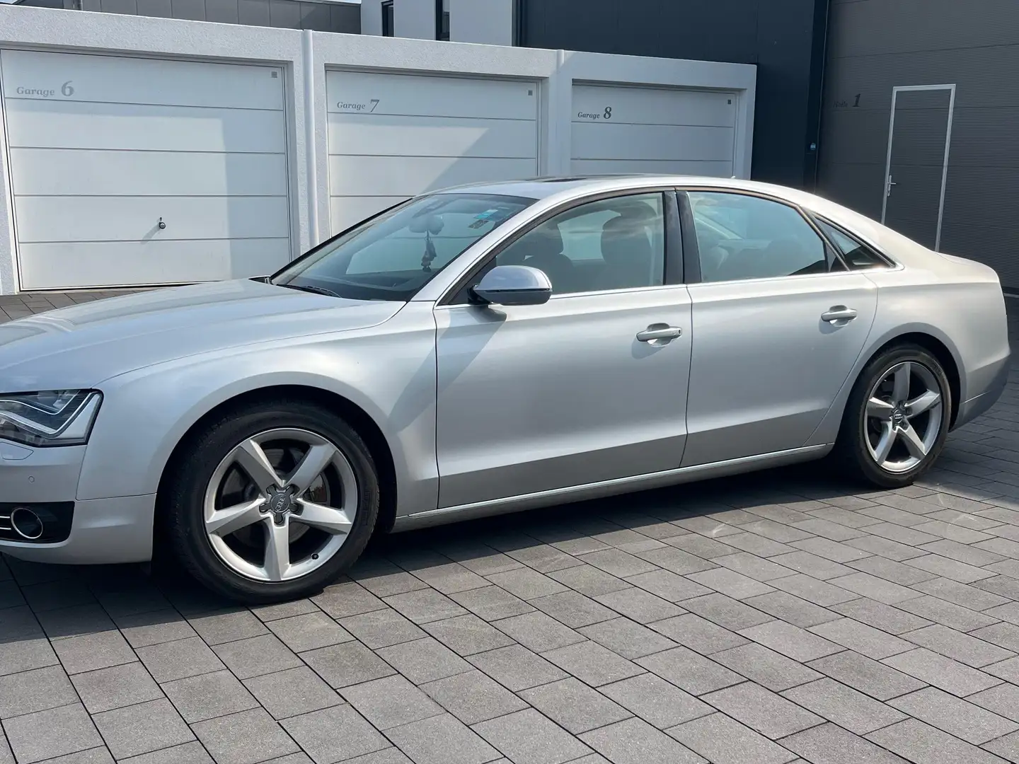 Audi A8 A8 3.0 TDI DPF quattro tiptronic Plateado - 2