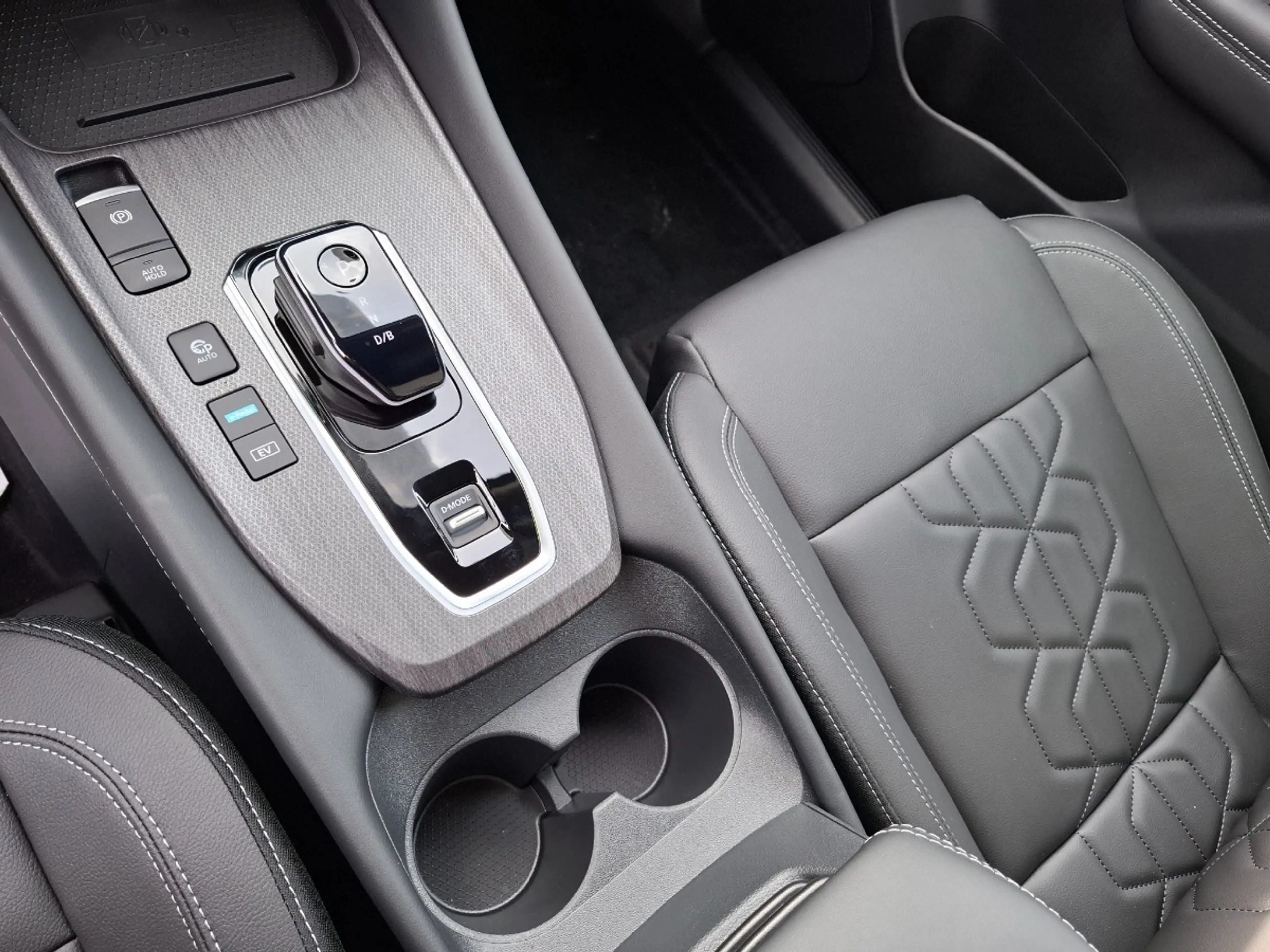 Nissan Qashqai 1.5 VC-T Tekna e-Power PGD/Bose/el. Sitz — photo 11