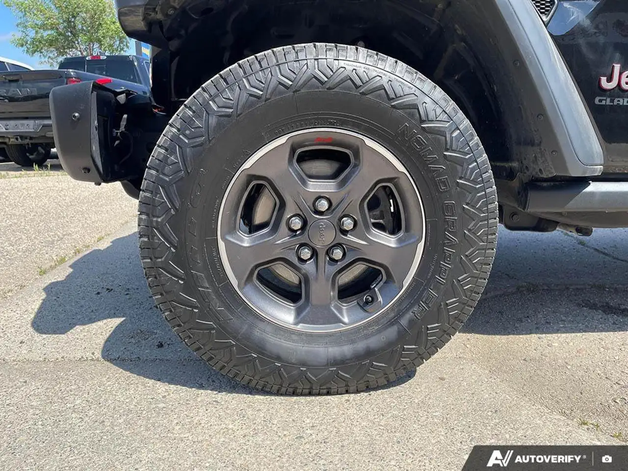 Jeep Gladiator photo Jeep Gladiator