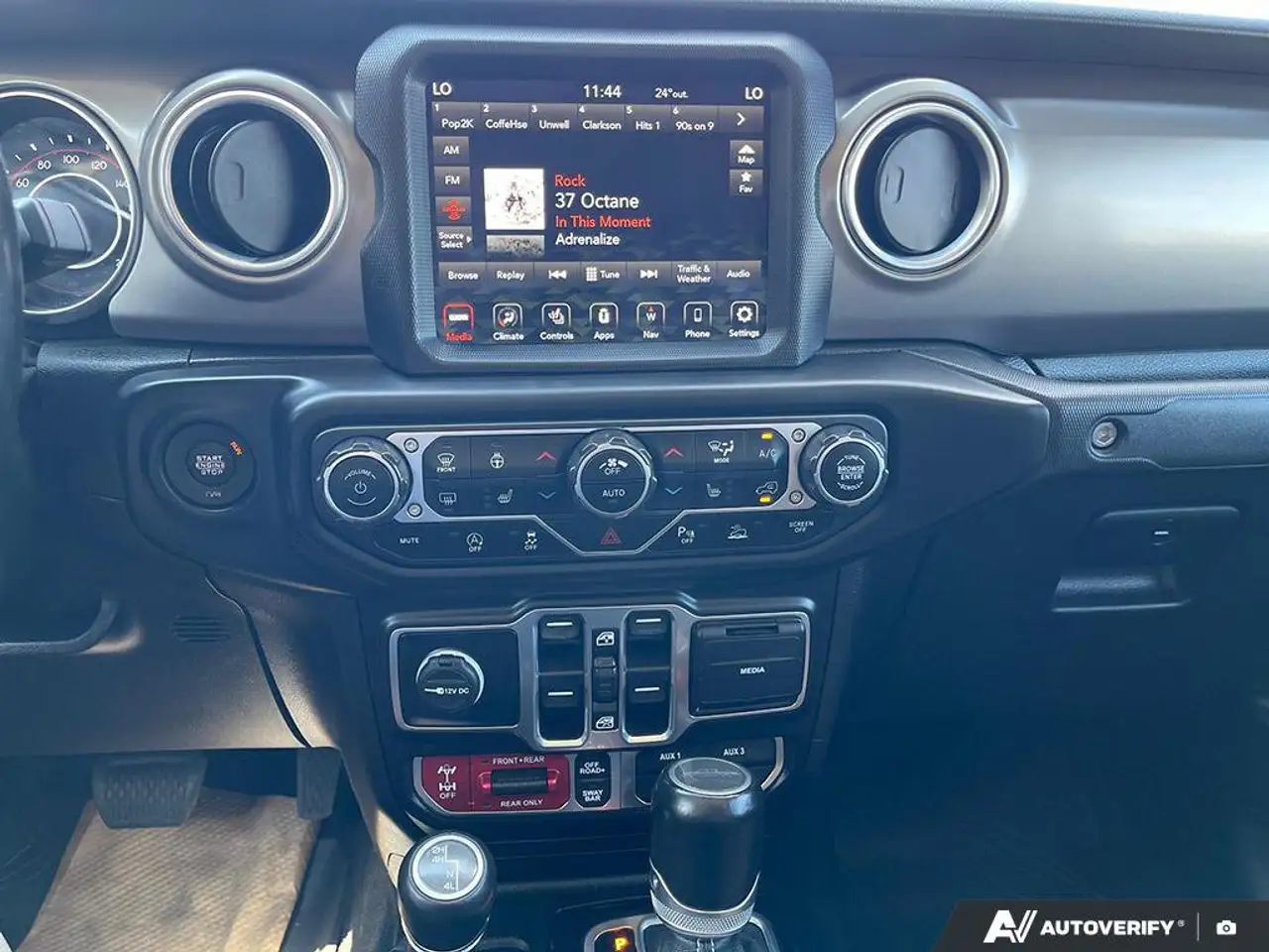 Jeep Gladiator photo Jeep Gladiator